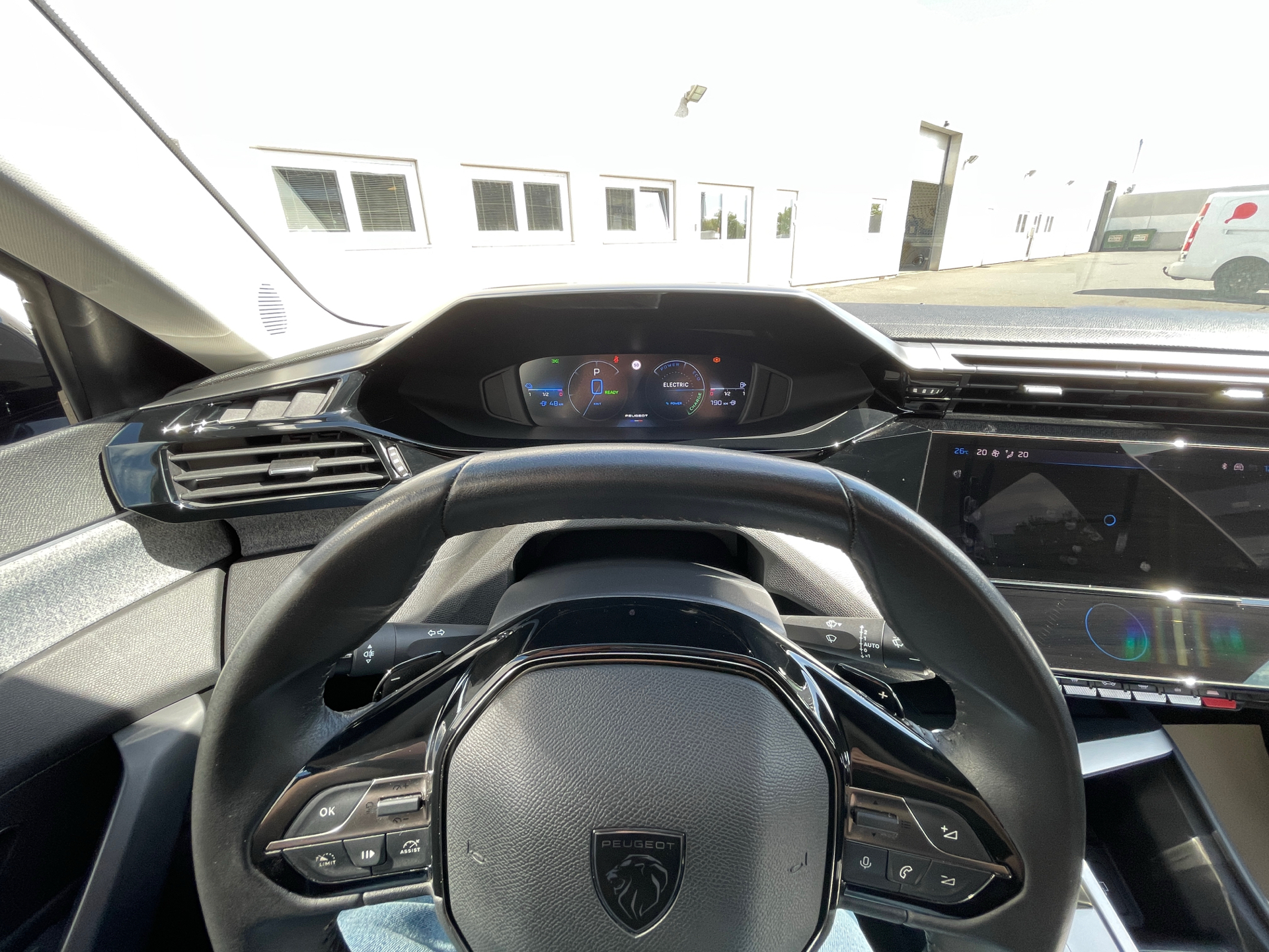 Billede af Peugeot 308 1,6 Plugin-hybrid First Selection Plus EAT8 180HK 5d 8g Aut.
