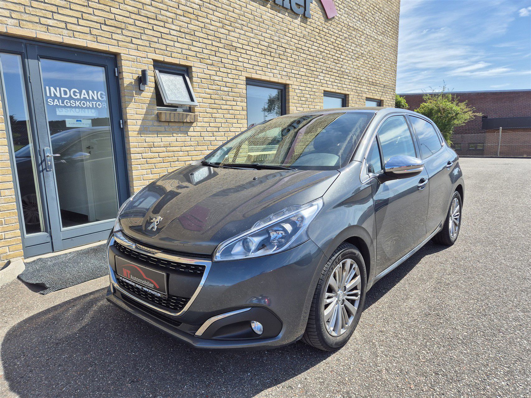 Billede af Peugeot 208 1,6 BlueHDi Desire Sky 100HK 5d