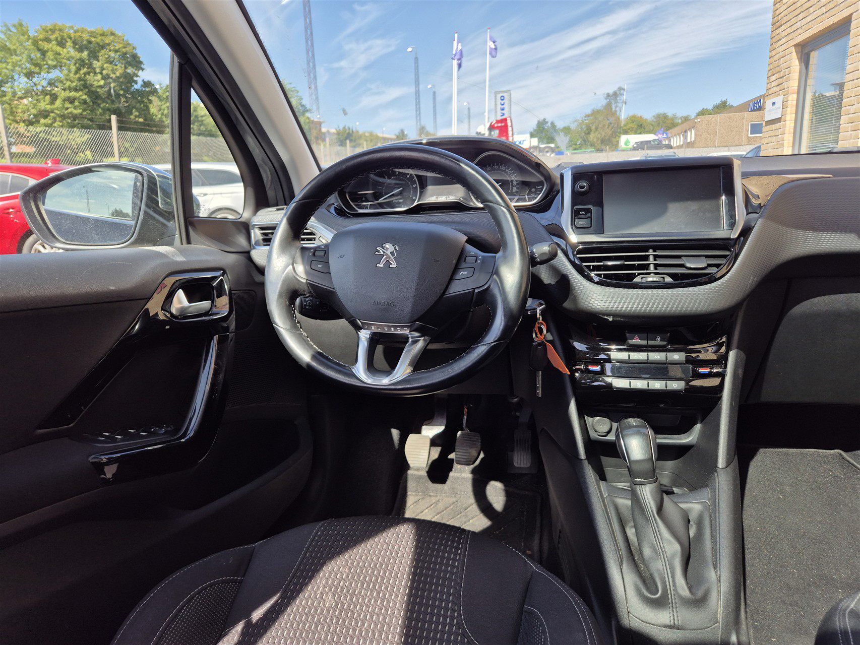 Billede af Peugeot 208 1,6 BlueHDi Desire Sky 100HK 5d