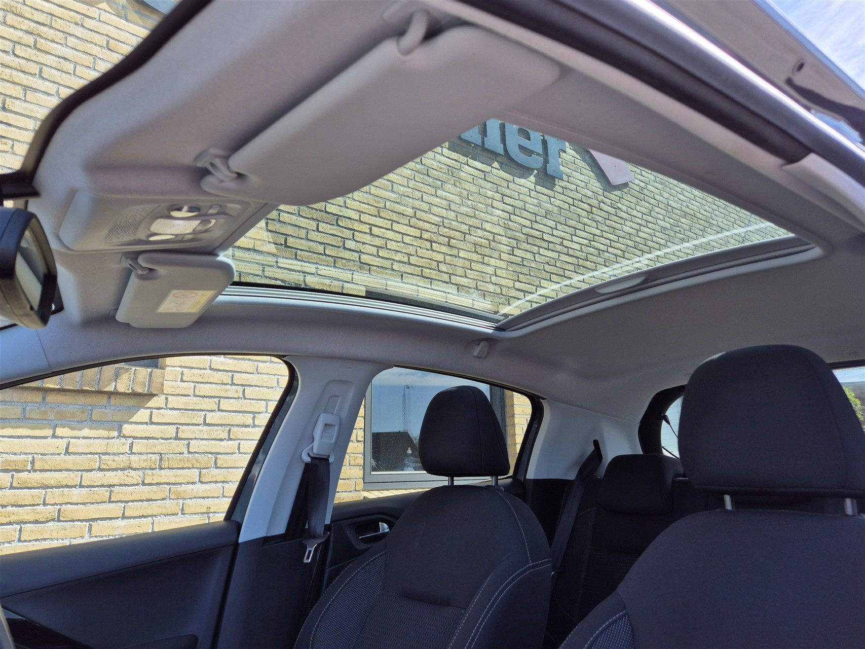 Billede af Peugeot 208 1,6 BlueHDi Desire Sky 100HK 5d