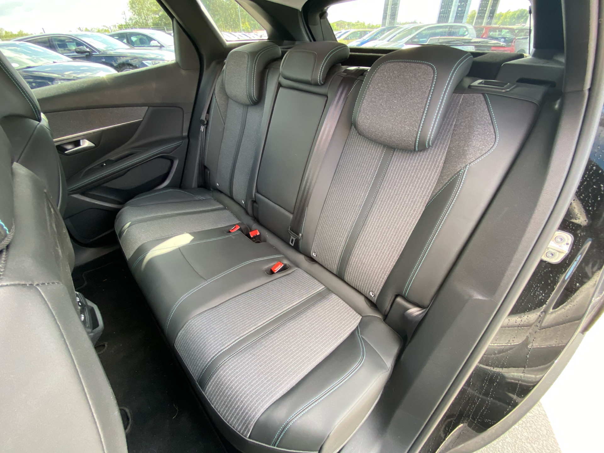 Billede af Peugeot 3008 1,6 PureTech  Plugin-hybrid Allure Pack EAT8 225HK 5d 8g Aut.