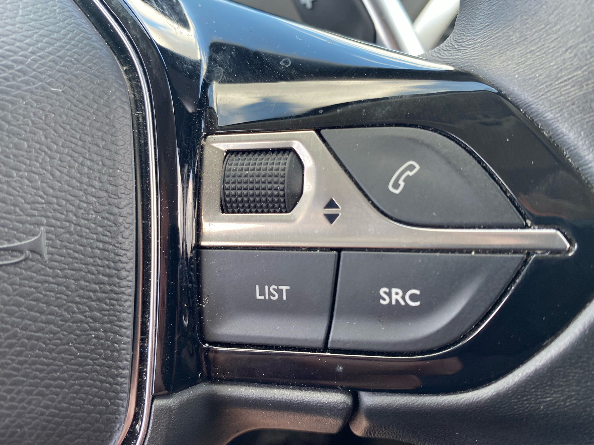 Billede af Peugeot 3008 1,6 PureTech  Plugin-hybrid Allure Pack EAT8 225HK 5d 8g Aut.