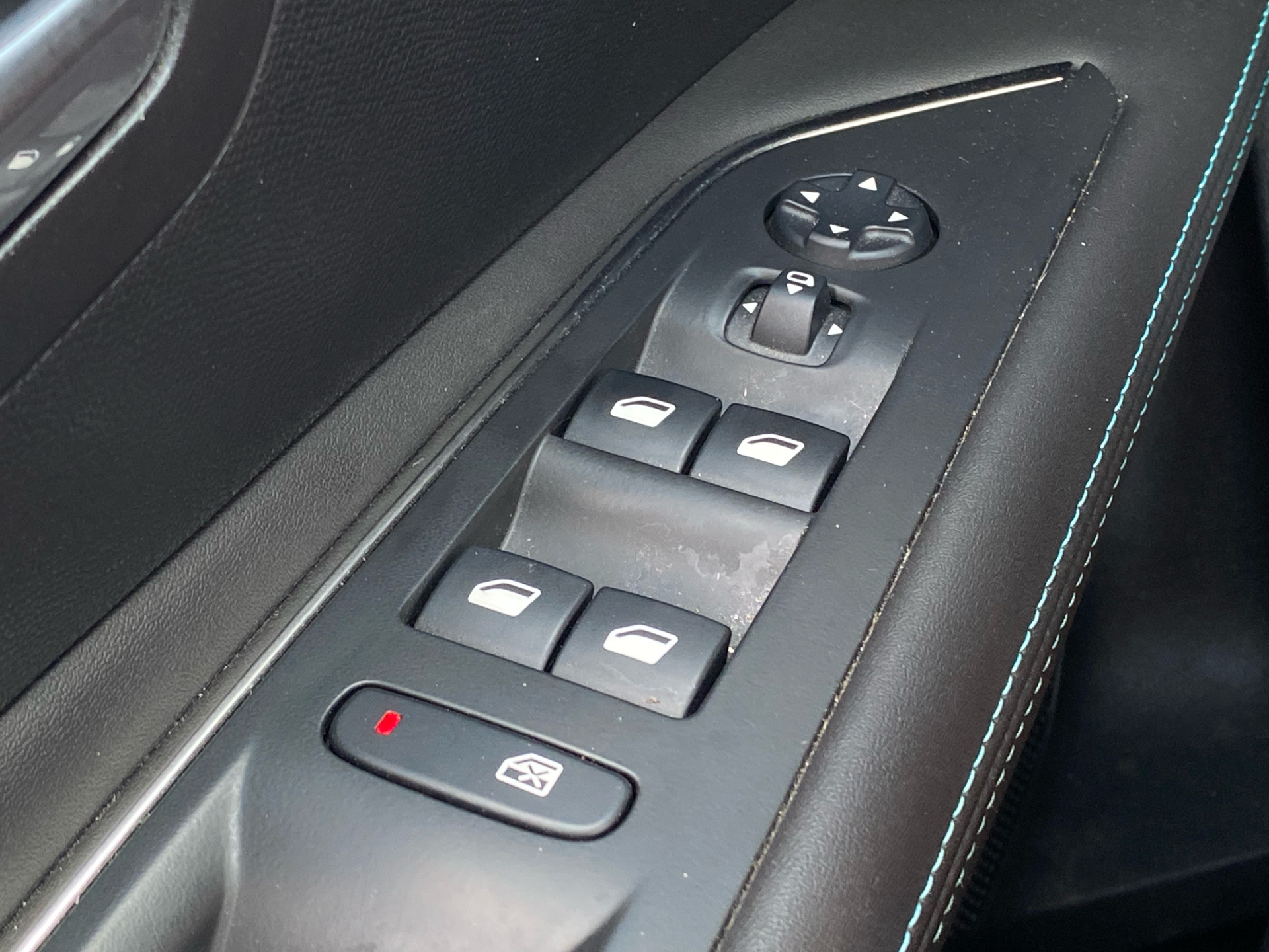 Billede af Peugeot 3008 1,6 PureTech  Plugin-hybrid Allure Pack EAT8 225HK 5d 8g Aut.