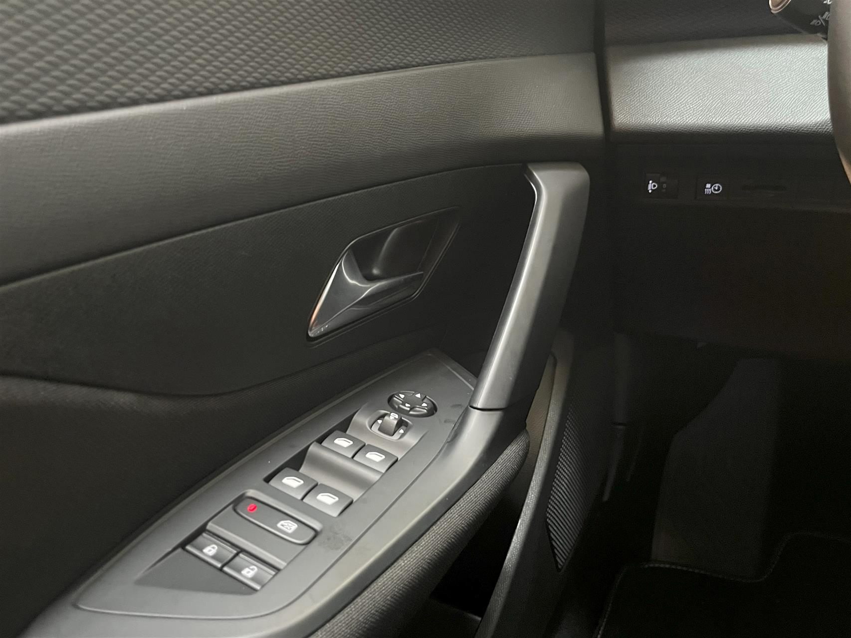 Billede af Peugeot e-308 EL Style 156HK Stc Aut.