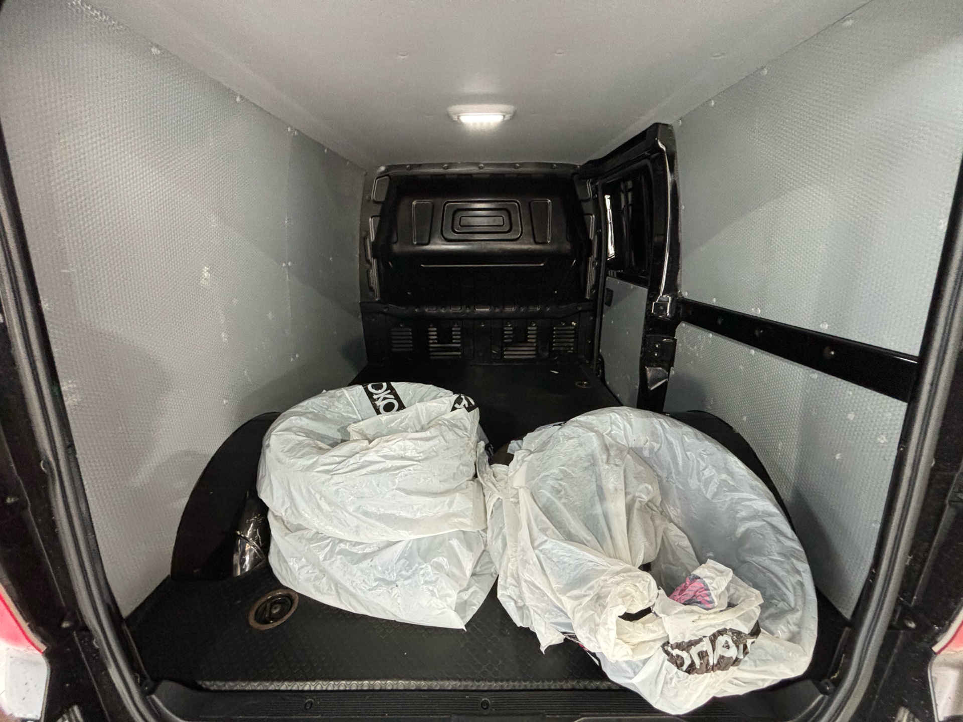 Billede af Maxus e-Deliver 3 SWB EL 122HK Van Aut.