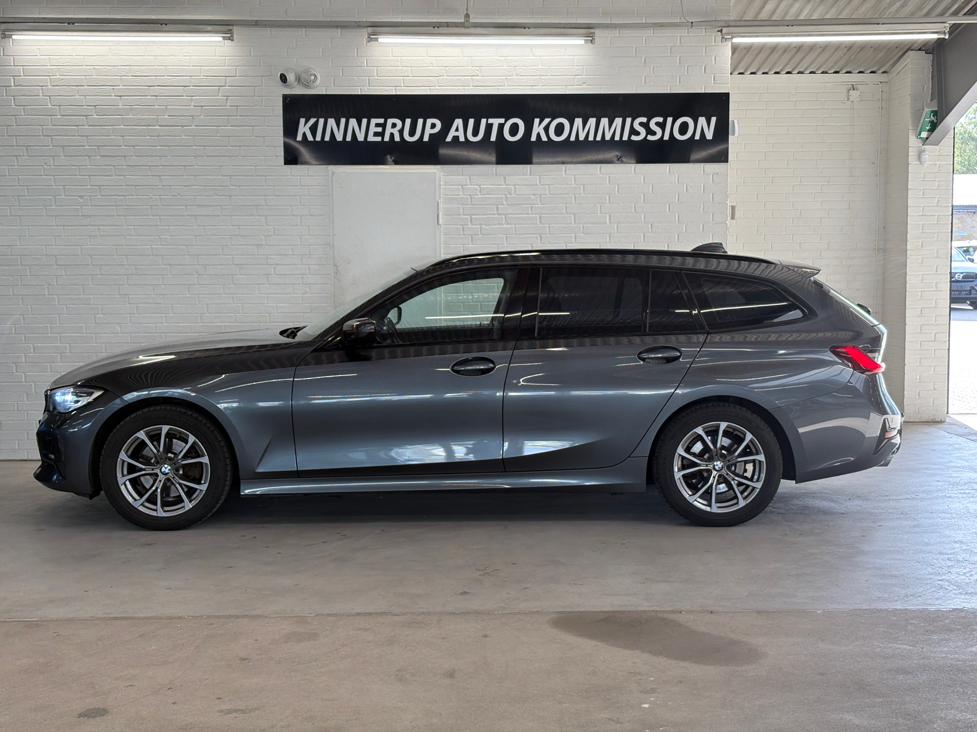 Billede af BMW 320d Touring 2,0 D Sport Line Steptronic 190HK Stc 8g Aut.