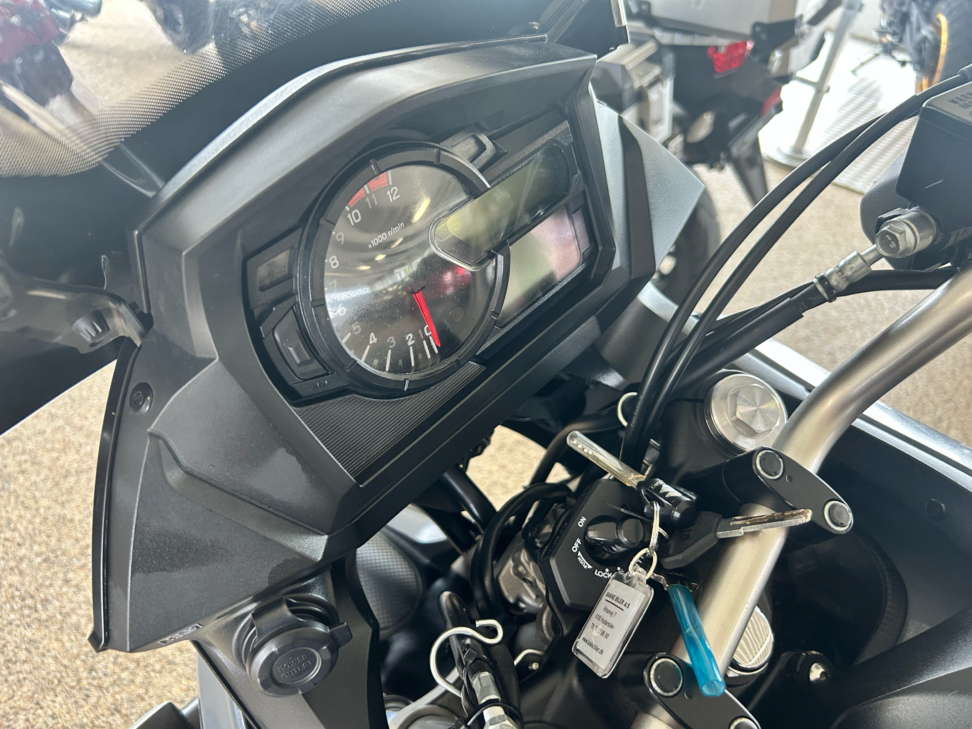 Billede af Suzuki DL650 645 X V-Strom 71HK 6g