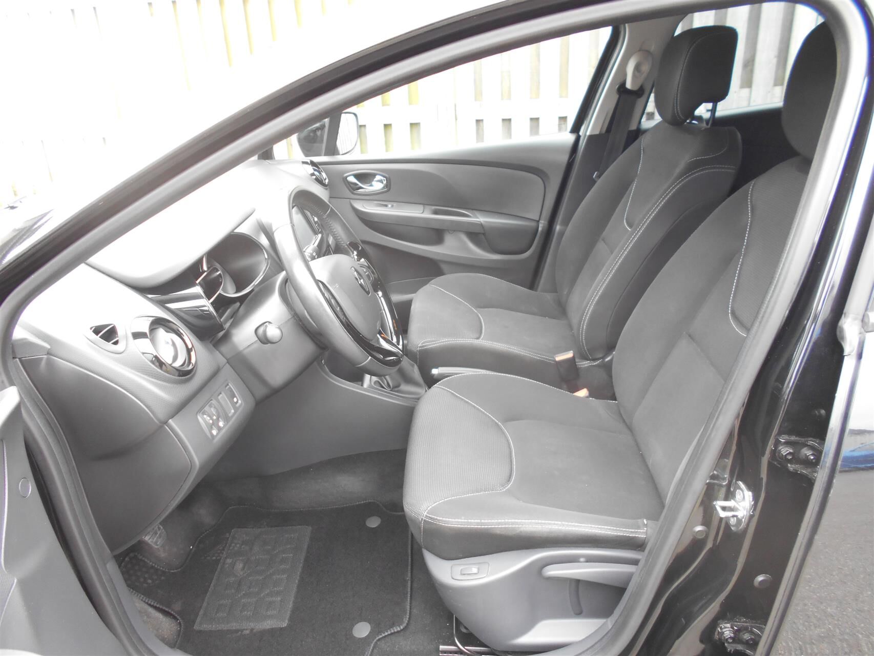 Billede af Renault Clio Sport Tourer 0,9 TCE Expression Energy 90HK Stc