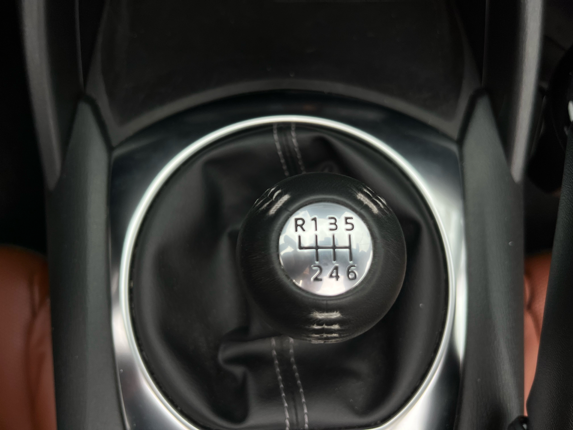 Billede af Mazda MX-5 1,5 Skyactiv-G Cosmo 132HK Cabr. 6g