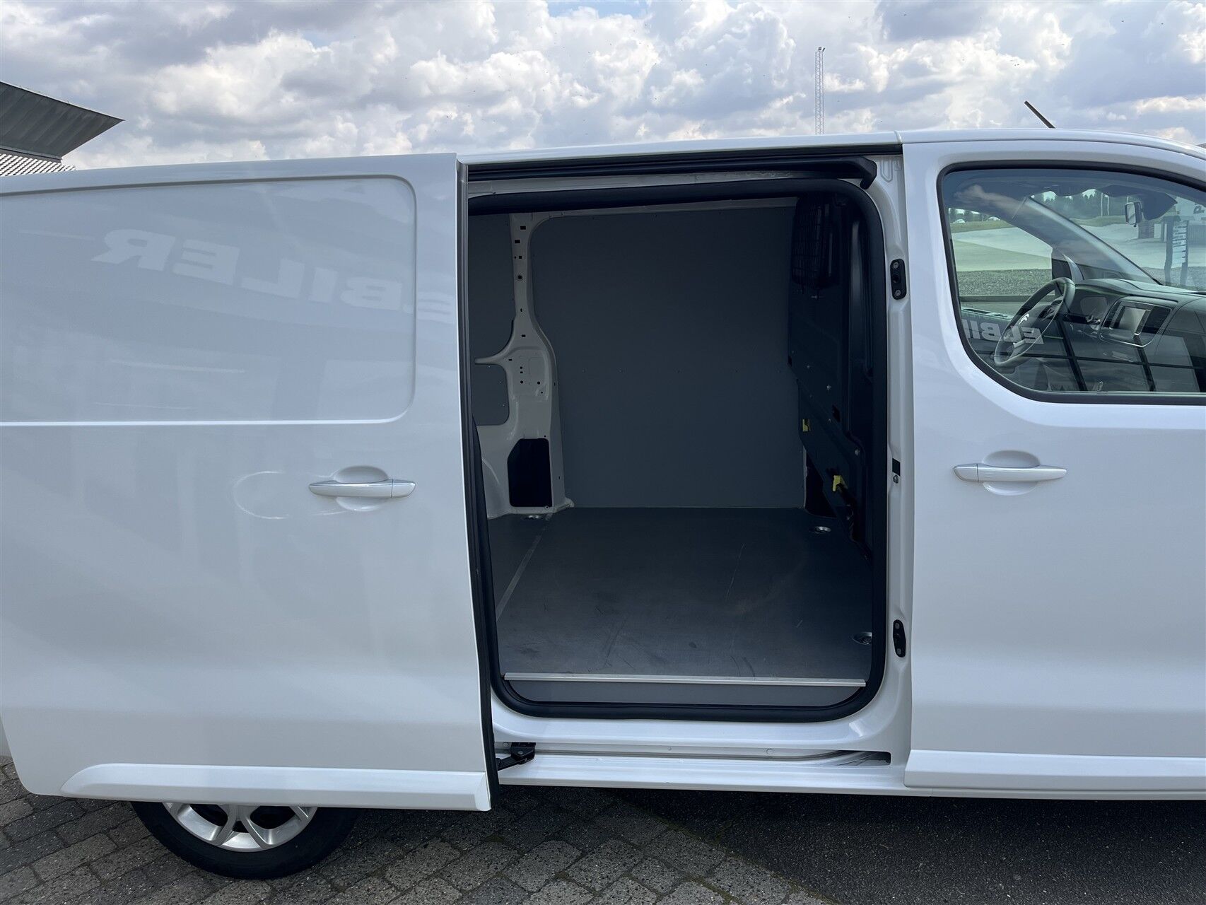 Billede af Citroën e-Jumpy L3 EL Masterline 136HK Van Trinl. Gear