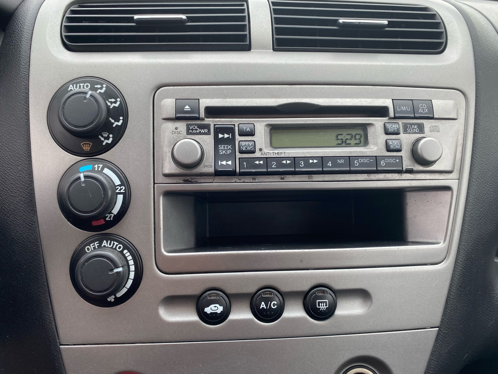 Billede af Honda Civic 1,6 LS 110HK 5d