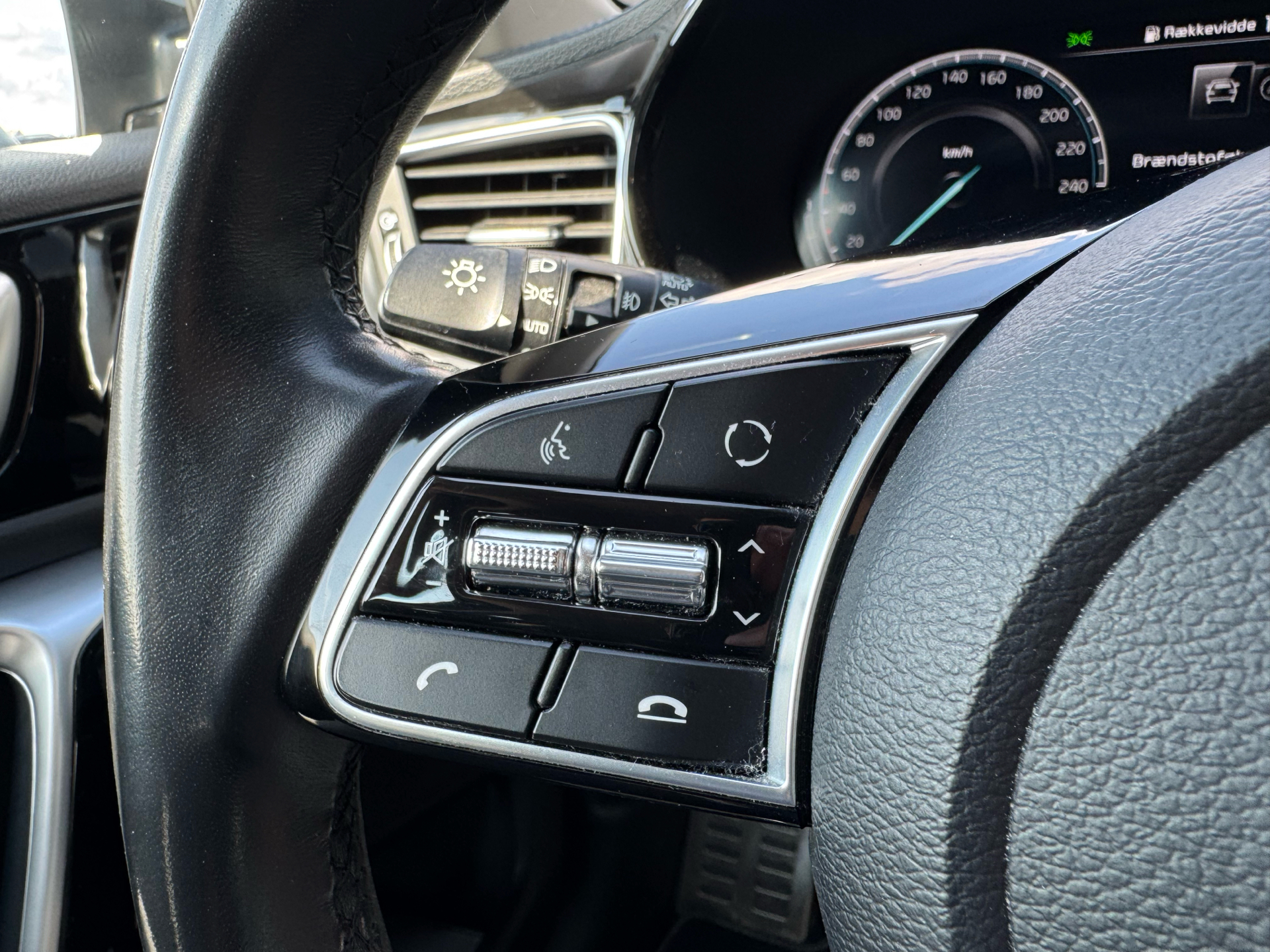 Billede af Kia Ceed SW 1,6 GDI PHEV  Plugin-hybrid Upgrade m/Plus DCT 141HK Stc 6g Aut.