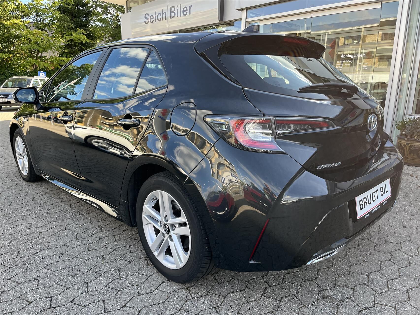 Billede af Toyota Corolla 2,0 Hybrid H3 E-CVT 180HK 5d 6g Aut.