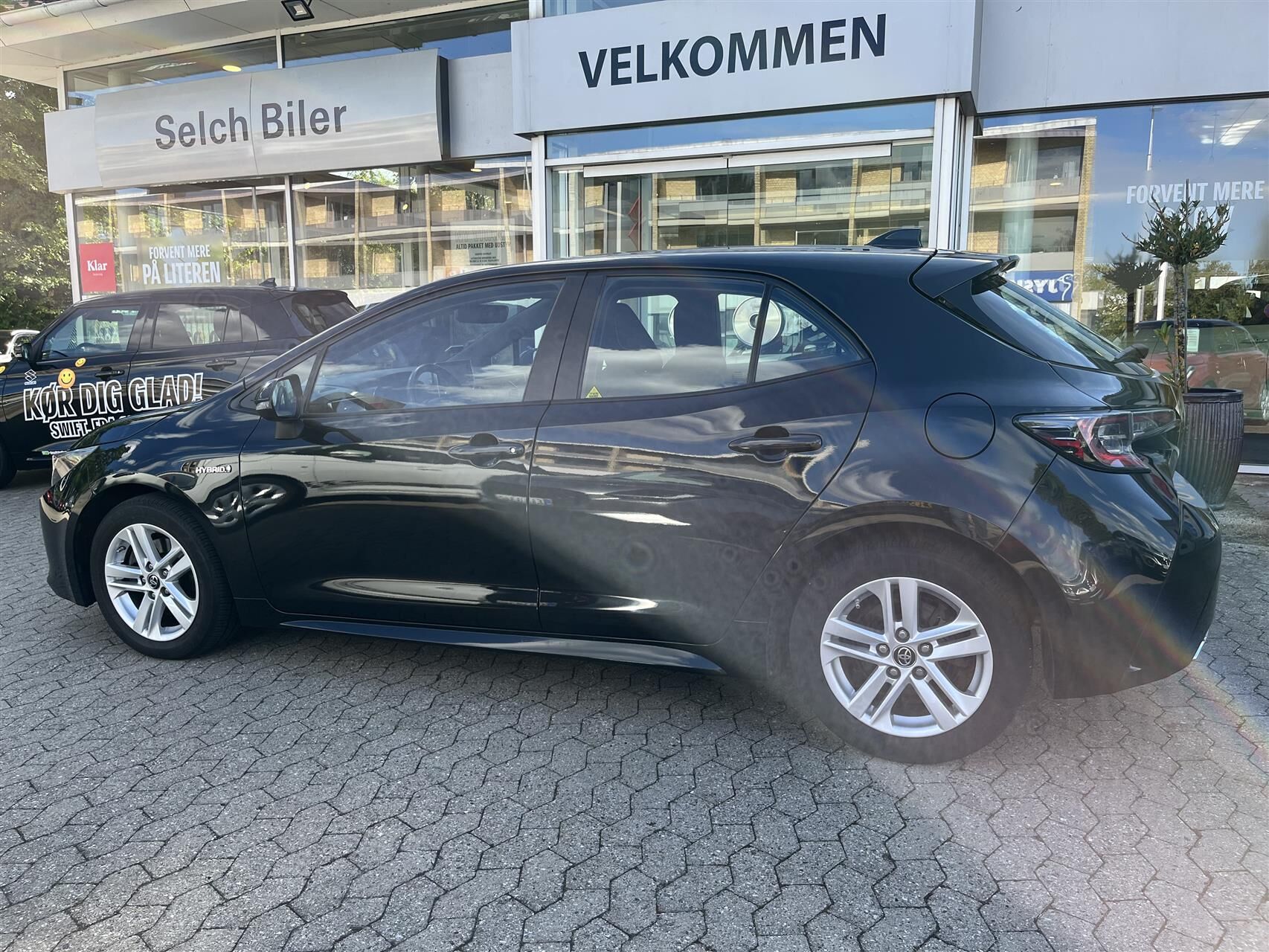 Billede af Toyota Corolla 2,0 Hybrid H3 E-CVT 180HK 5d 6g Aut.