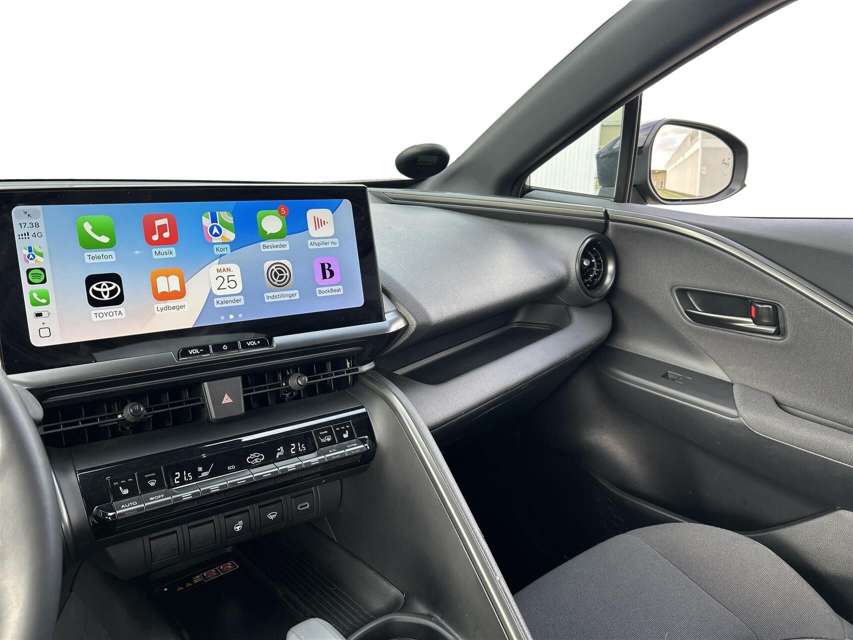 Billede af Toyota C-HR 2,0 Plugin-hybrid Style Smart E-CVT 223HK 5d Trinl. Gear