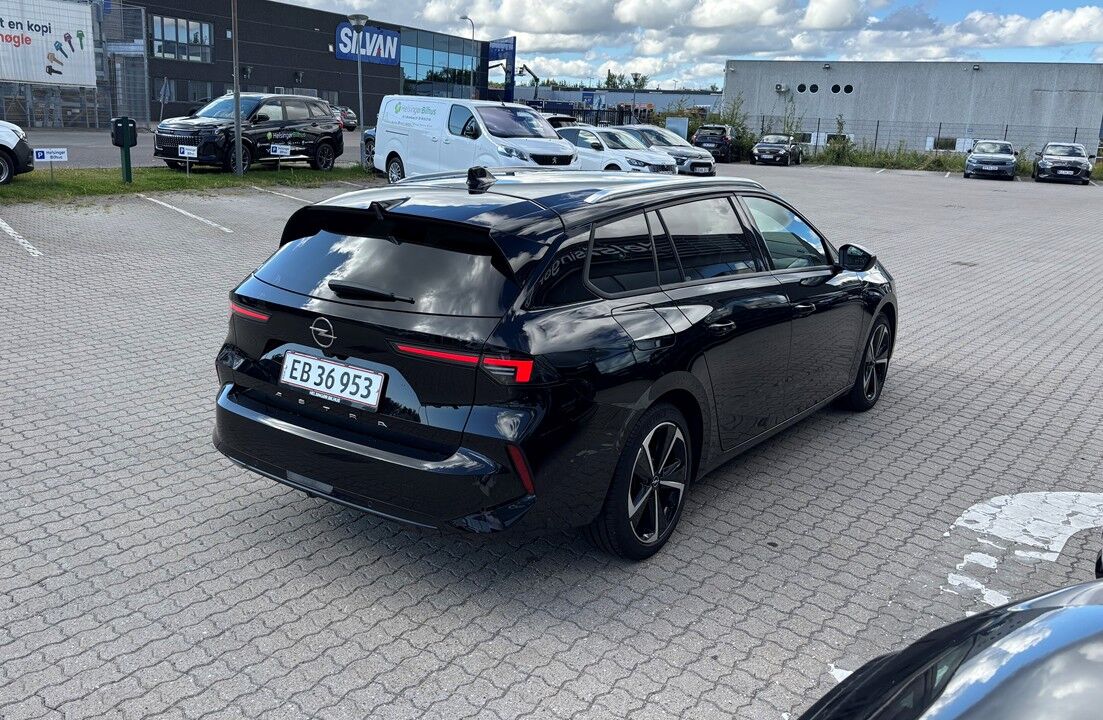 Billede af Opel Astra Sports Tourer 1,2 PureTech Elegance 130HK Stc 8g Aut.