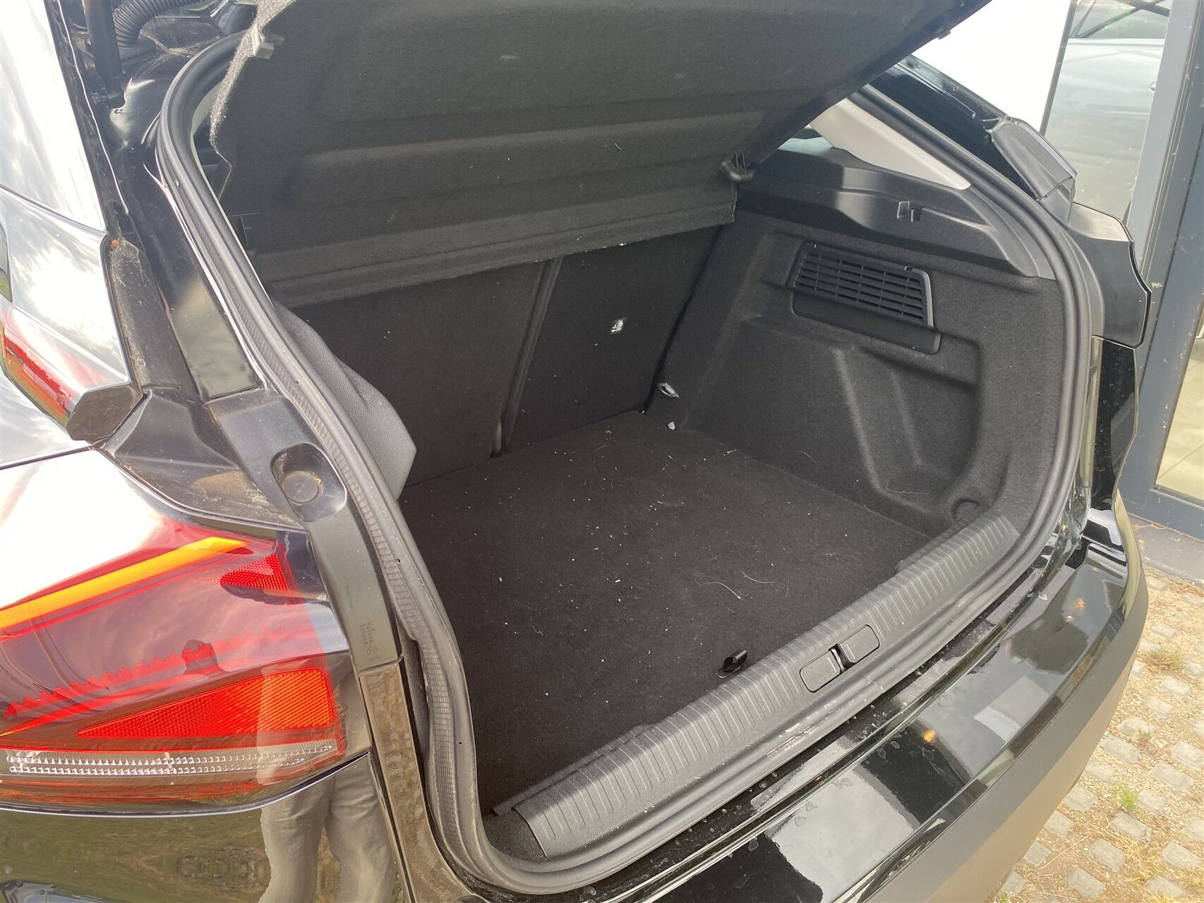 Billede af Citroën C4 1,2 PureTech Iconic EAT8 130HK 5d 8g Aut.