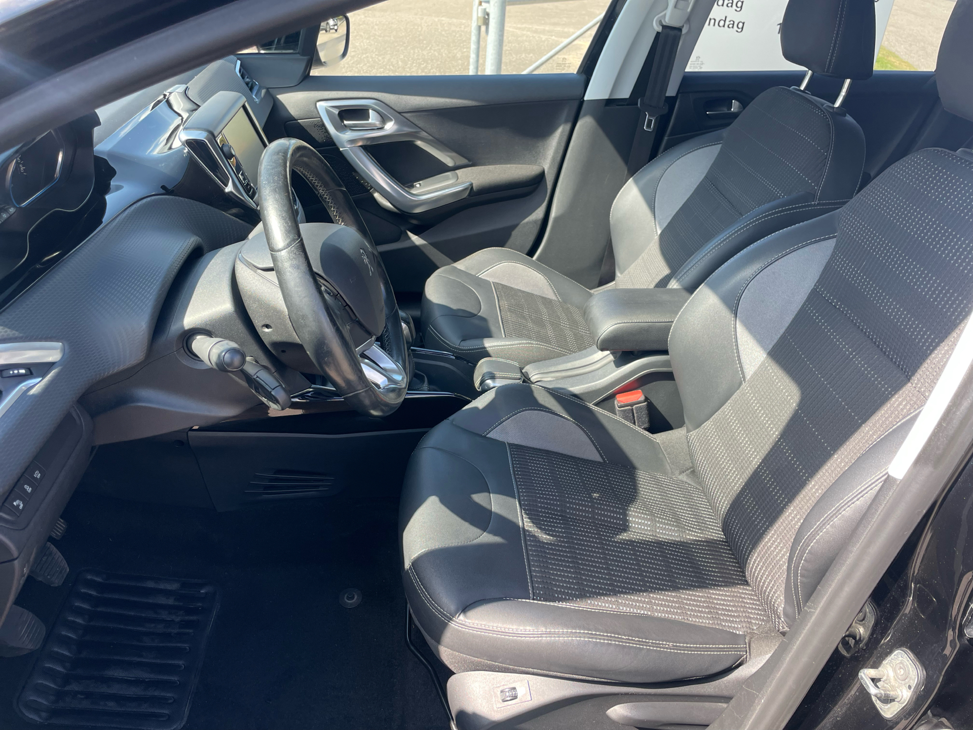 Billede af Peugeot 2008 1,6 BlueHDi Envy 100HK