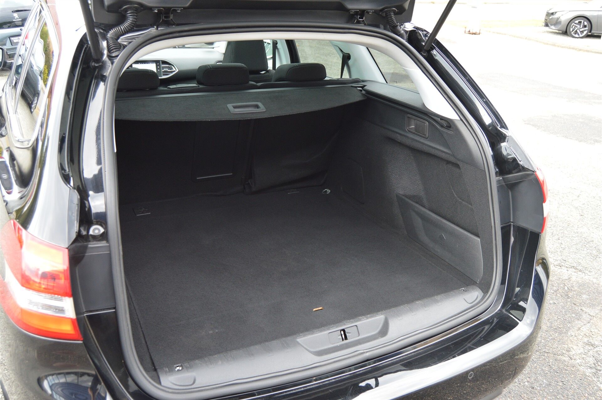 Billede af Peugeot 308 SW 1,6 BlueHDi Allure Sky 120HK Stc 6g