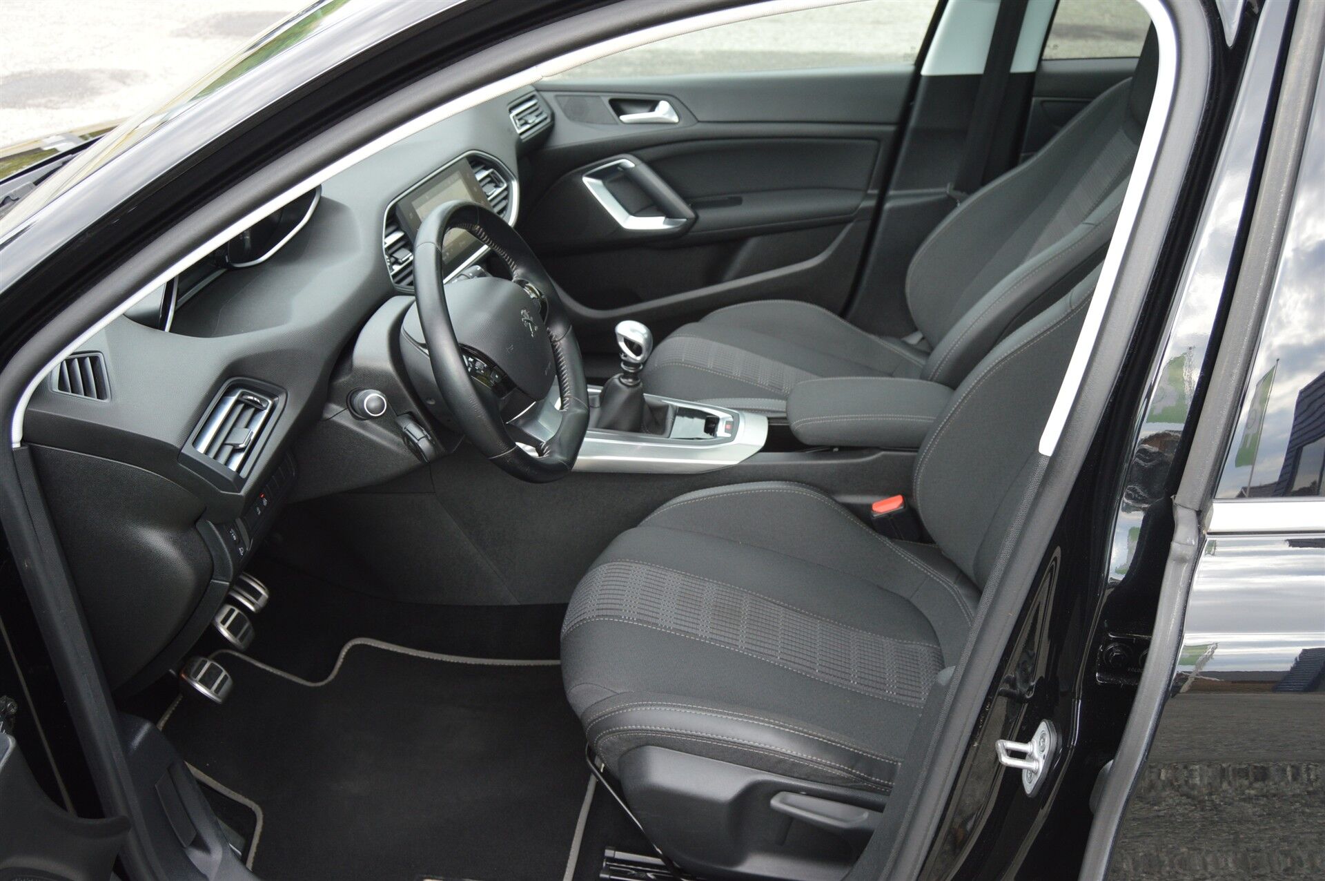 Billede af Peugeot 308 SW 1,6 BlueHDi Allure Sky 120HK Stc 6g