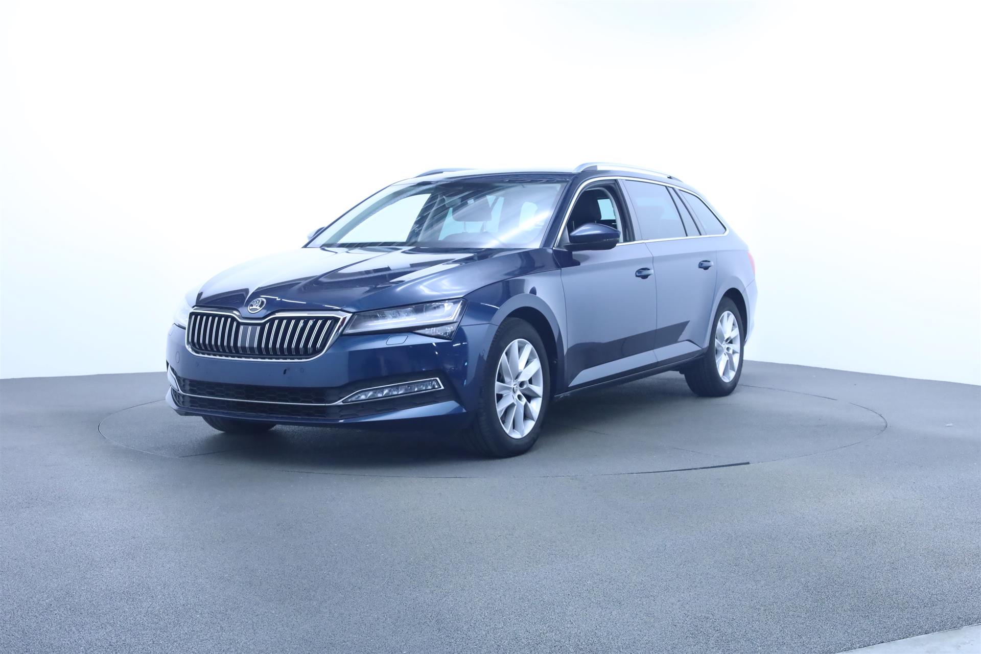 Billede af Skoda Superb Combi 2,0 TDI AdBlue Business Executive DSG 150HK Stc 7g Aut.