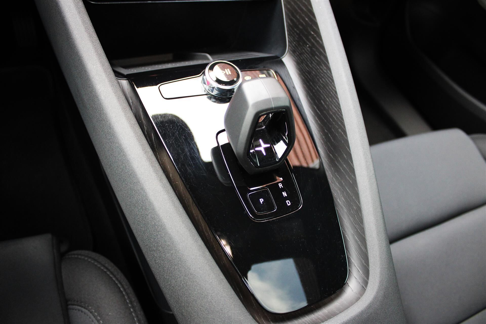 Billede af Polestar 2 EL Long Range Plus AWD 408HK 5d Aut.