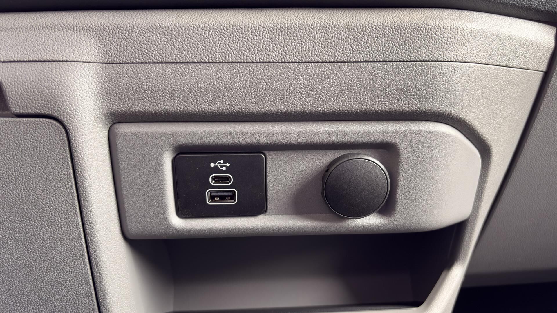 Billede af Ford Transit Custom 340 L1H1 2,5 Plugin-hybrid Trend CVT 233HK Trinl. Gear