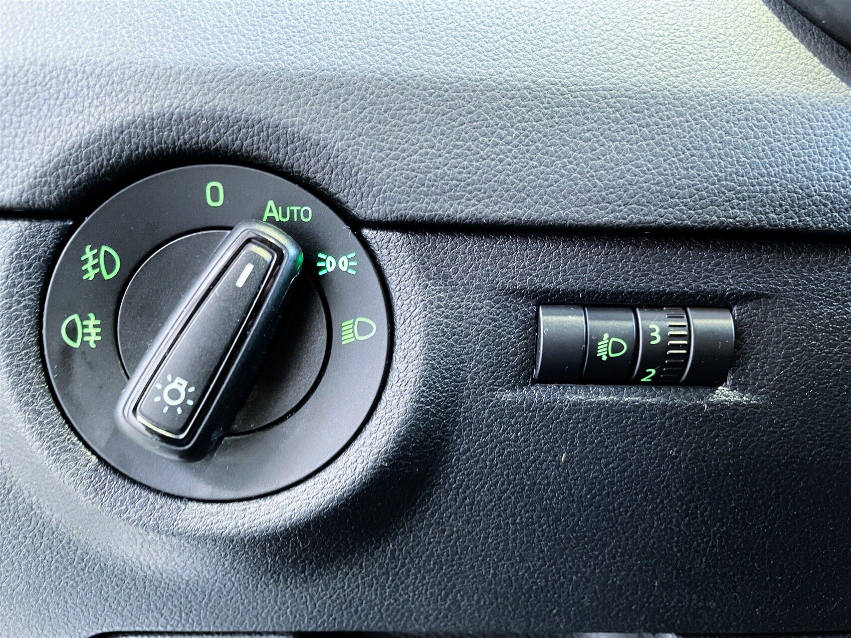 Billede af Skoda Octavia Combi 2,0 TDI Elegance DSG 150HK Stc 6g Aut.