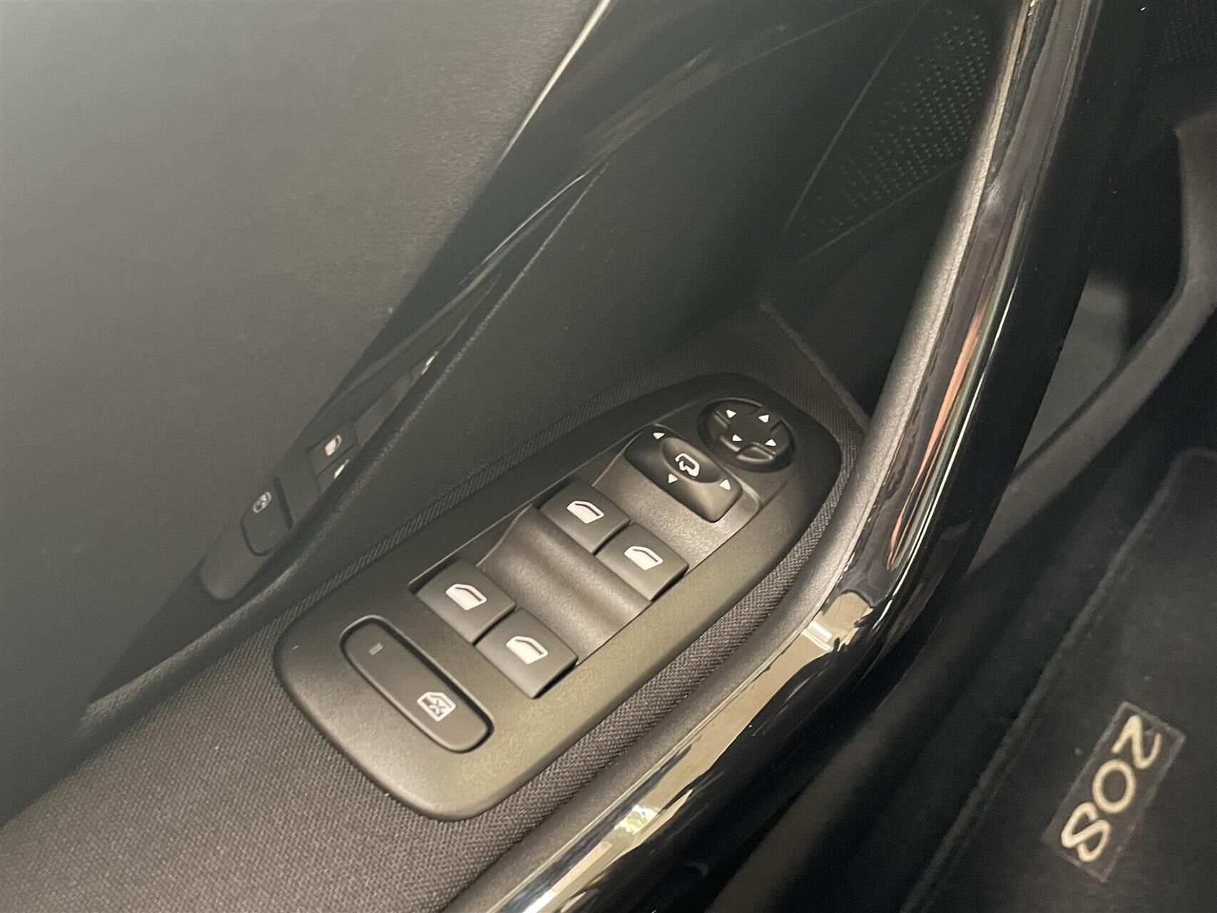 Billede af Peugeot 208 1,2 PureTech Selection Sky 82HK 5d