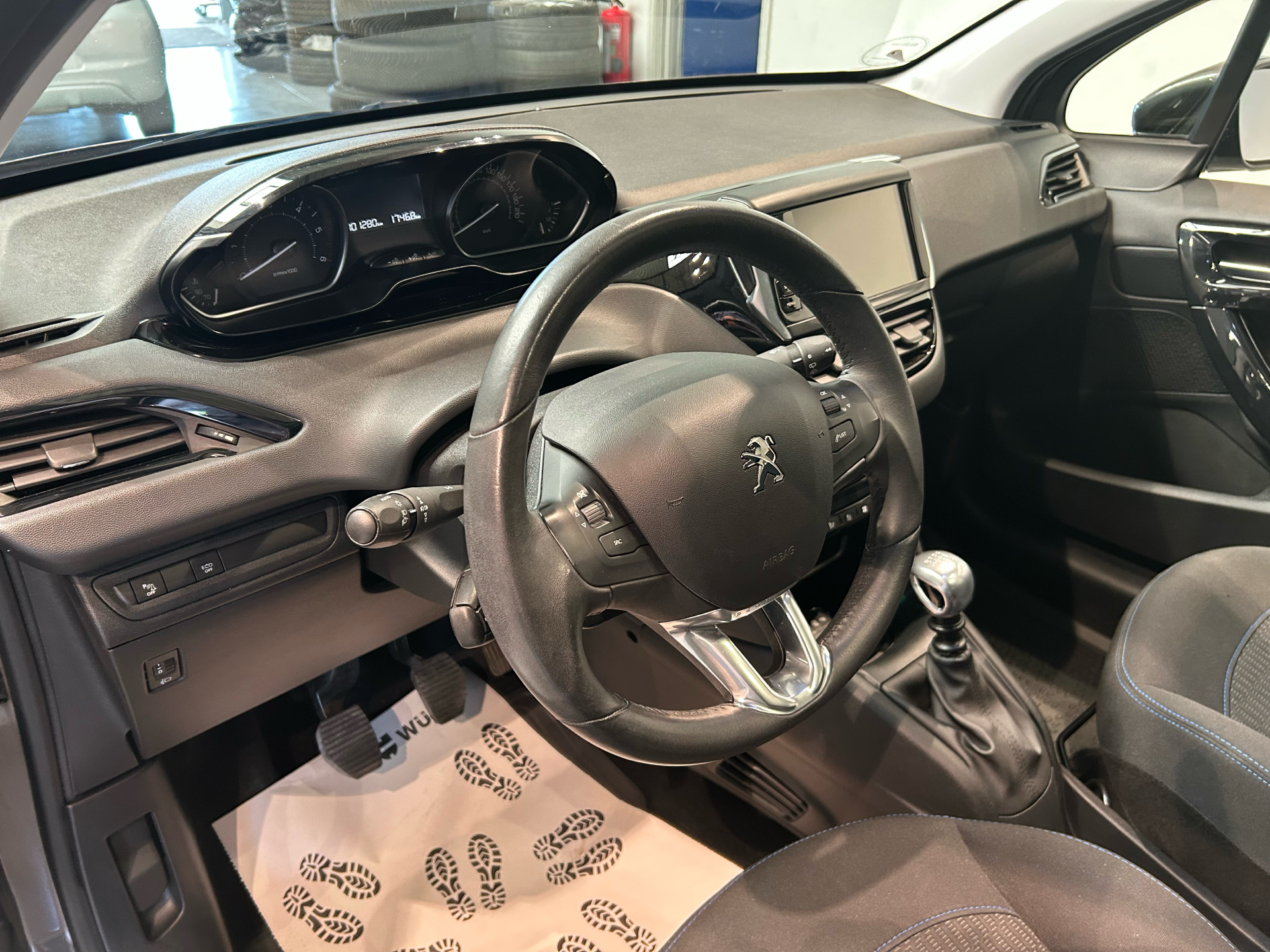 Billede af Peugeot 208 1,5 BlueHDi Signature+ 100HK 5d