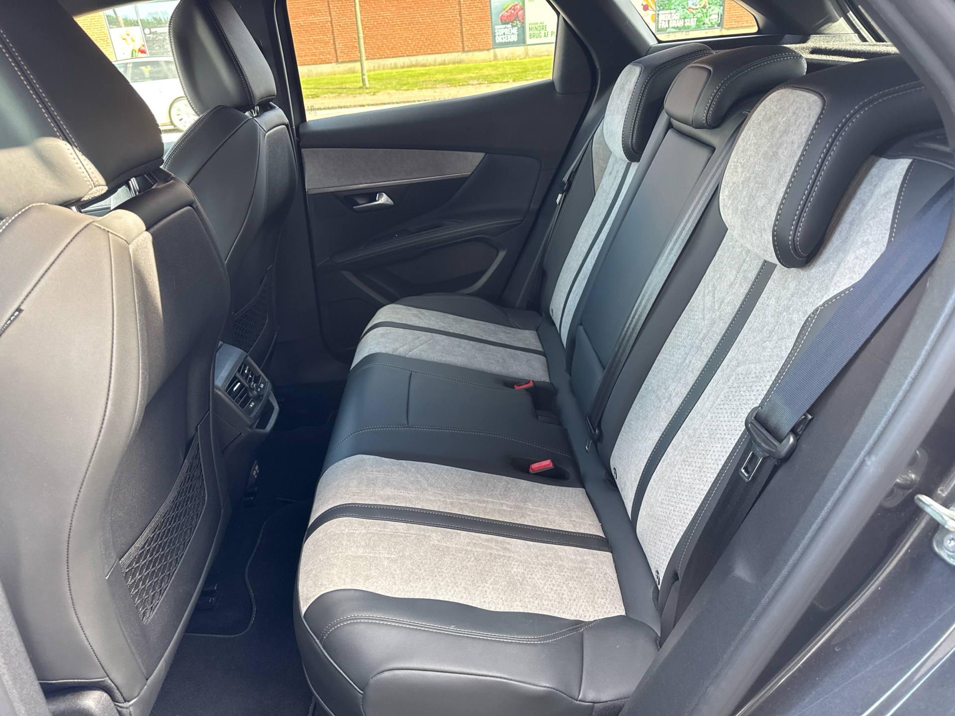 Billede af Peugeot 3008 1,6 PureTech  Plugin-hybrid GT First EAT8 225HK 5d 8g Aut.