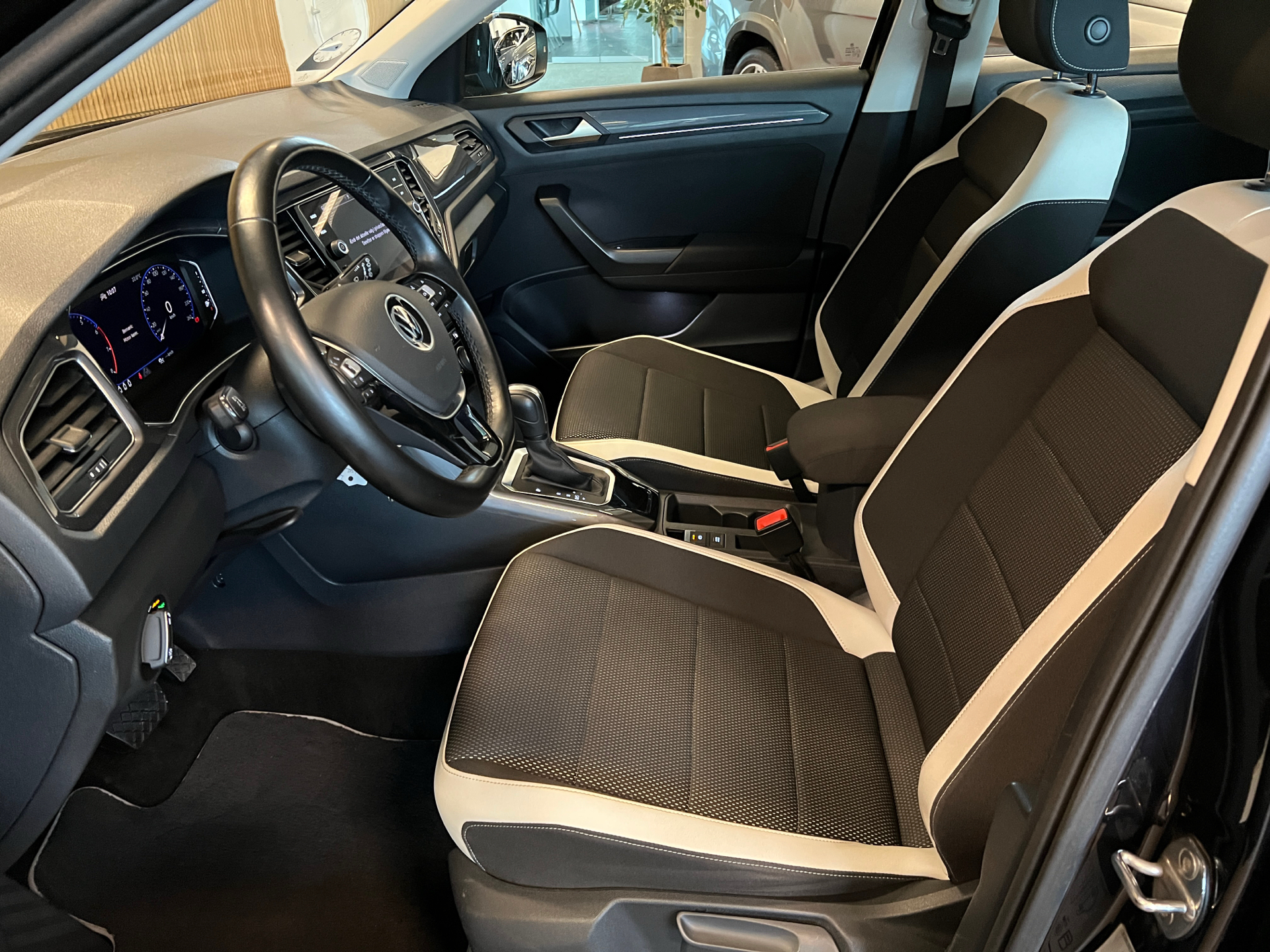 Billede af VW T-Roc 1,5 TSI ACT Sport DSG 150HK 5d 7g Aut.