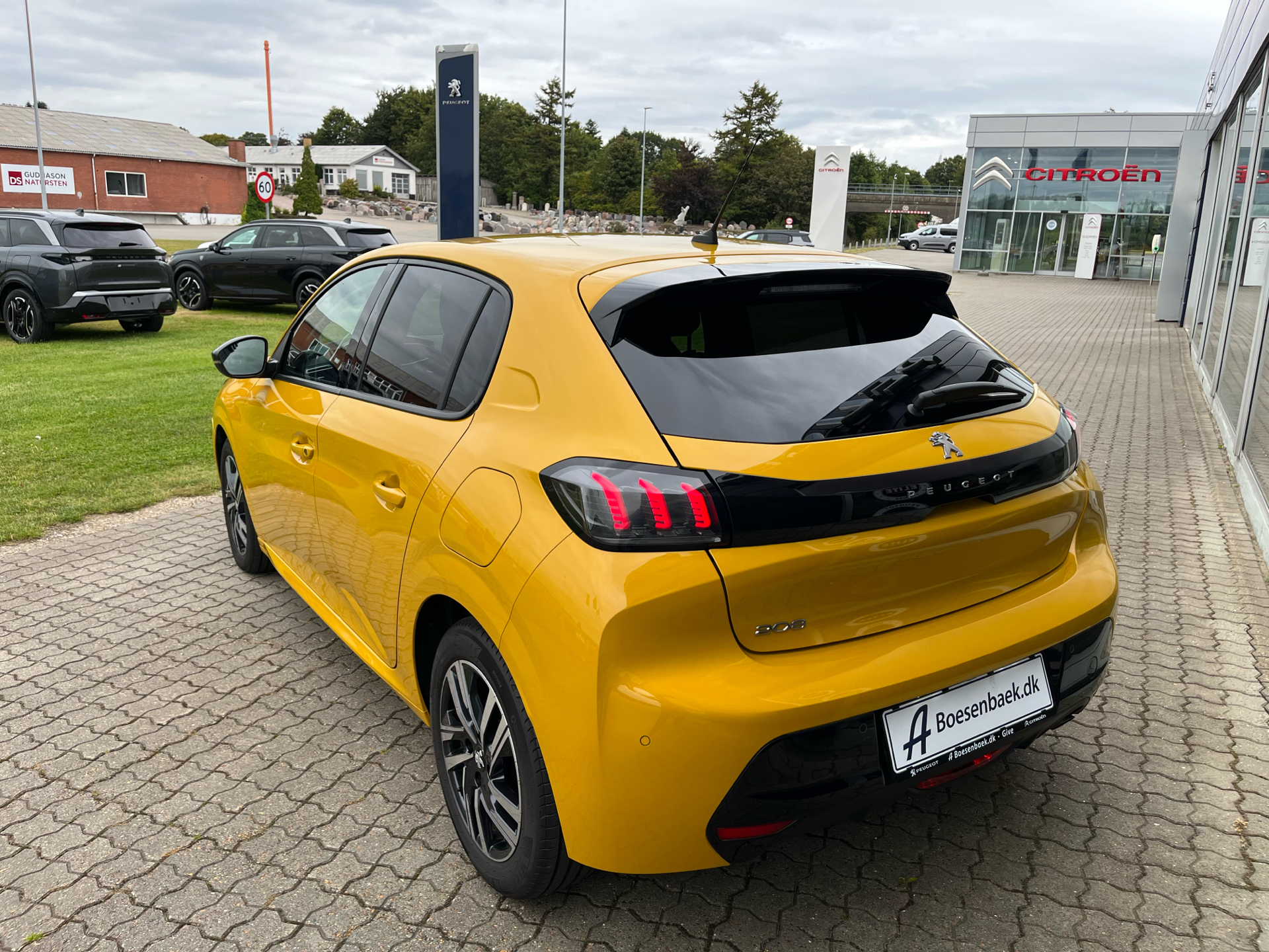 Billede af Peugeot 208 1,2 PureTech Black Selection 100HK 5d 6g