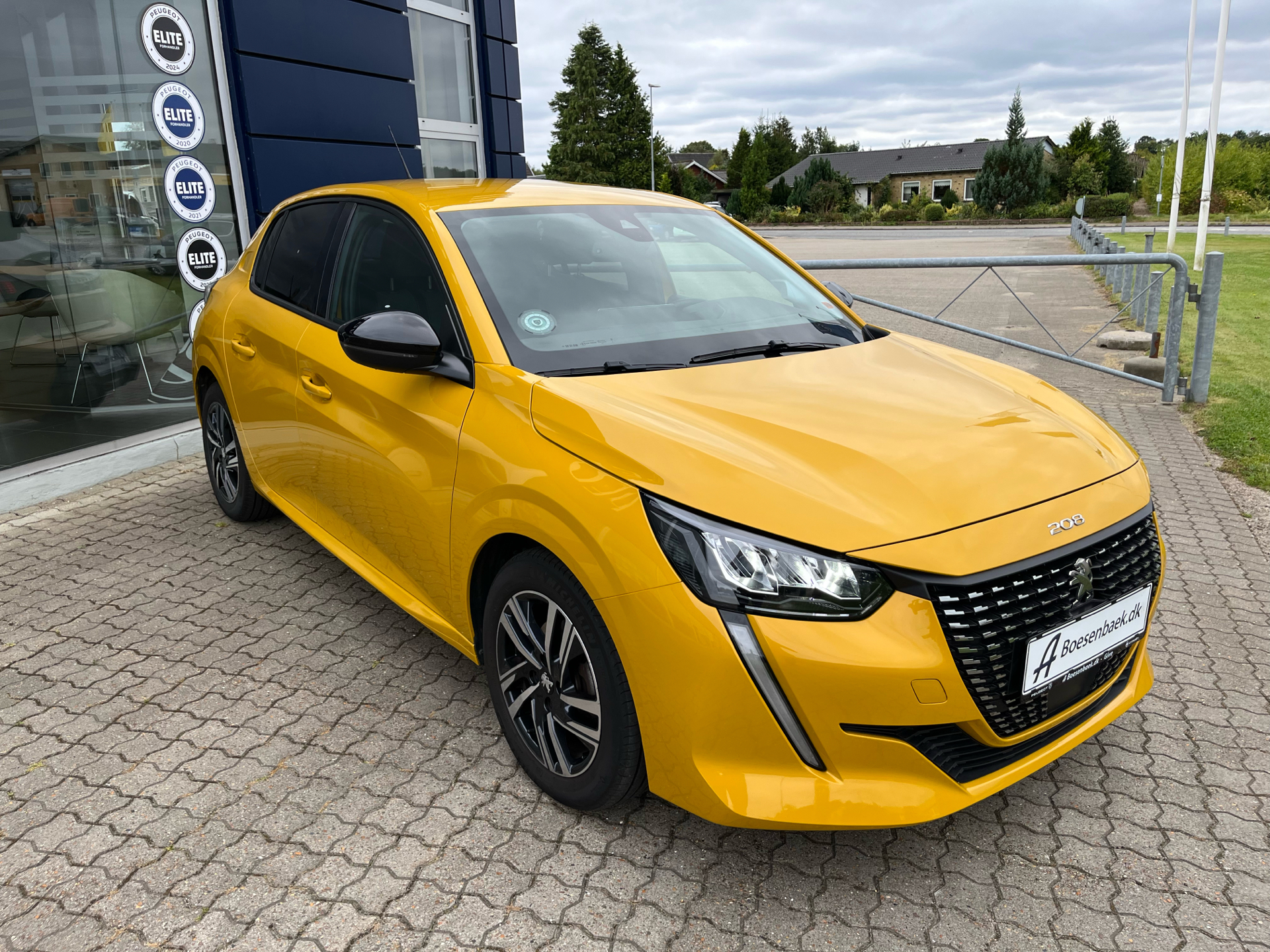 Billede af Peugeot 208 1,2 PureTech Black Selection 100HK 5d 6g
