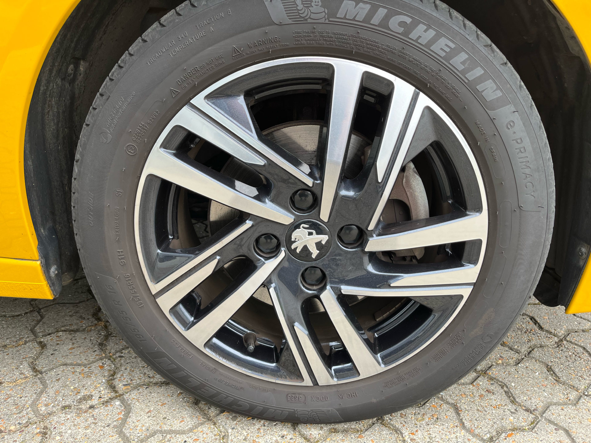 Billede af Peugeot 208 1,2 PureTech Black Selection 100HK 5d 6g