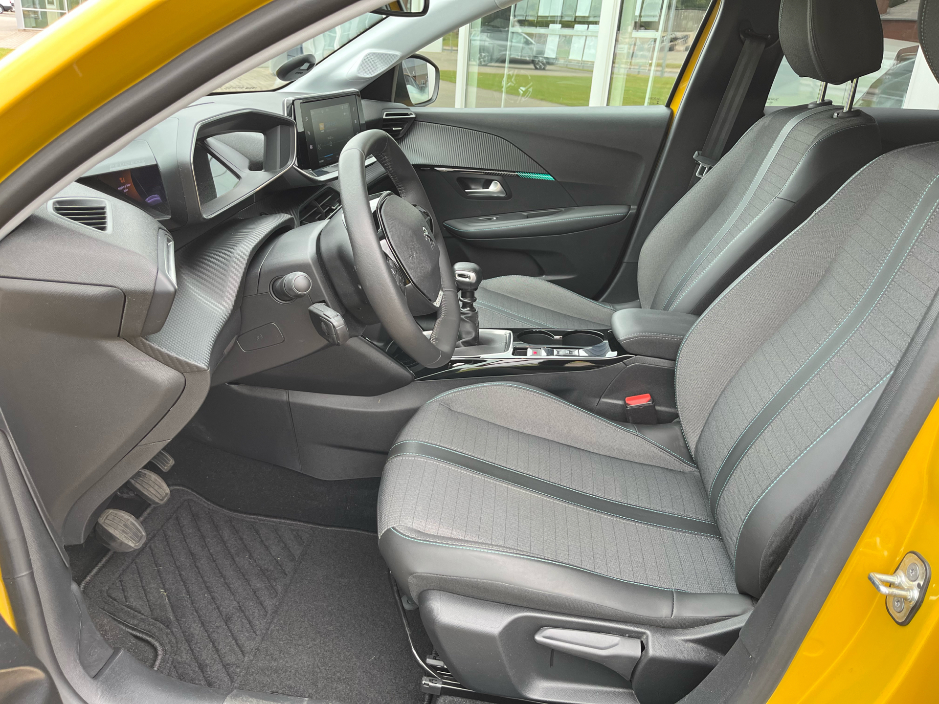 Billede af Peugeot 208 1,2 PureTech Black Selection 100HK 5d 6g