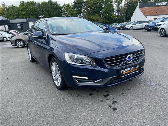 Volvo V60 2,0 D3 Momentum 136HK Stc 6g