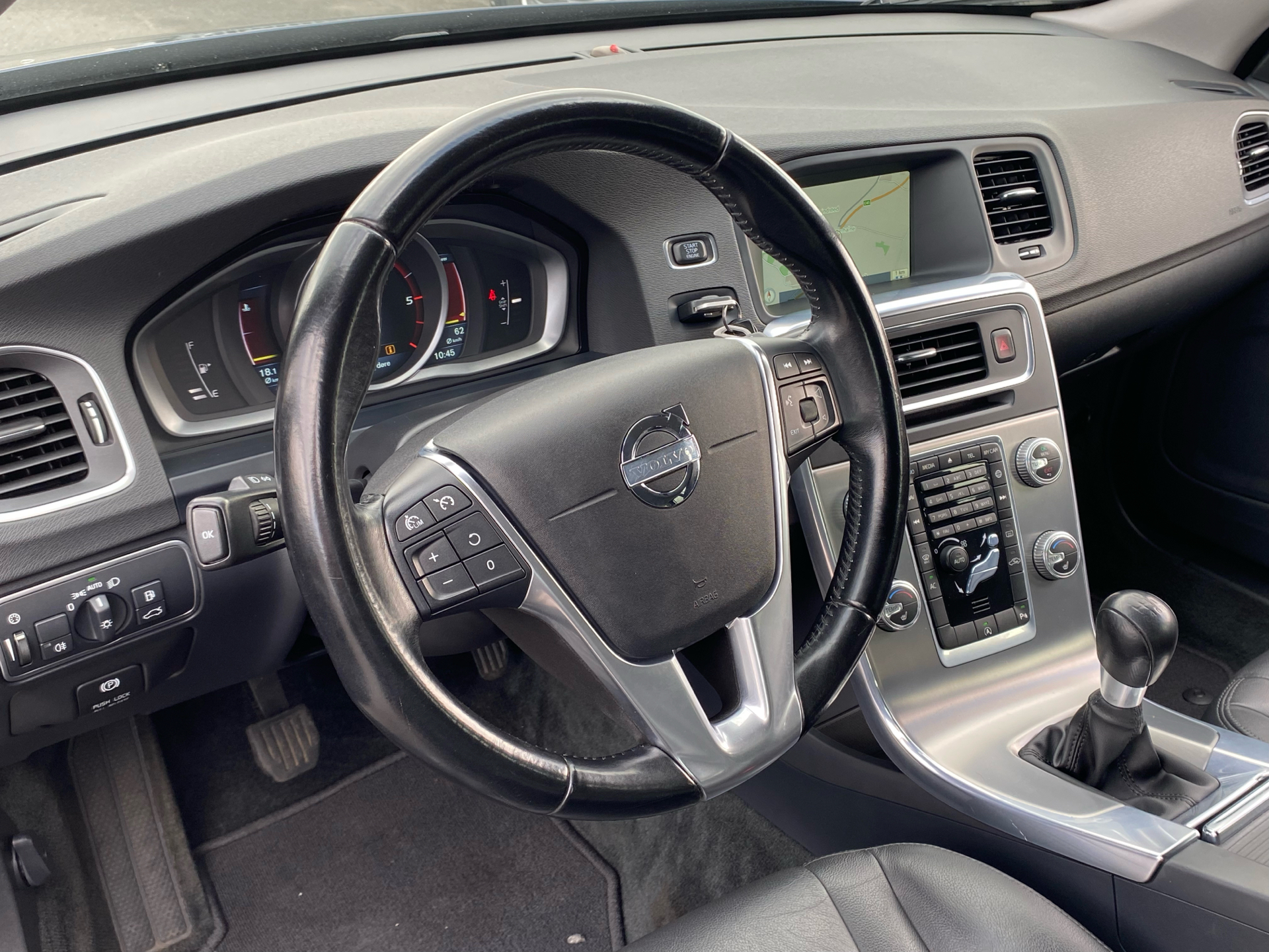 Billede af Volvo V60 2,0 D3 Momentum 136HK Stc 6g