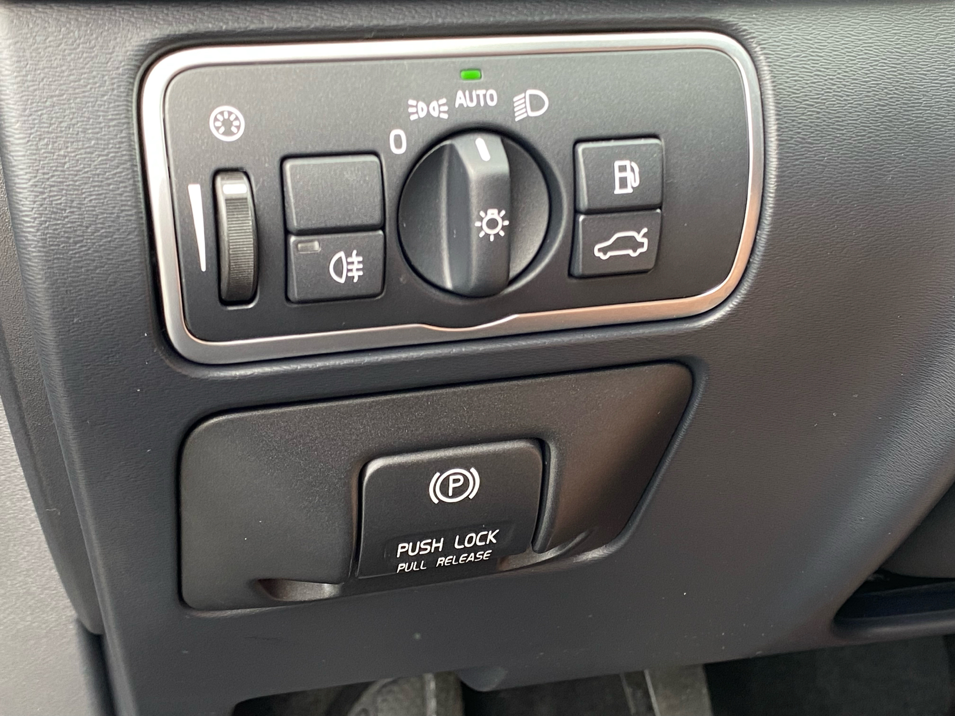 Billede af Volvo V60 2,0 D3 Momentum 136HK Stc 6g