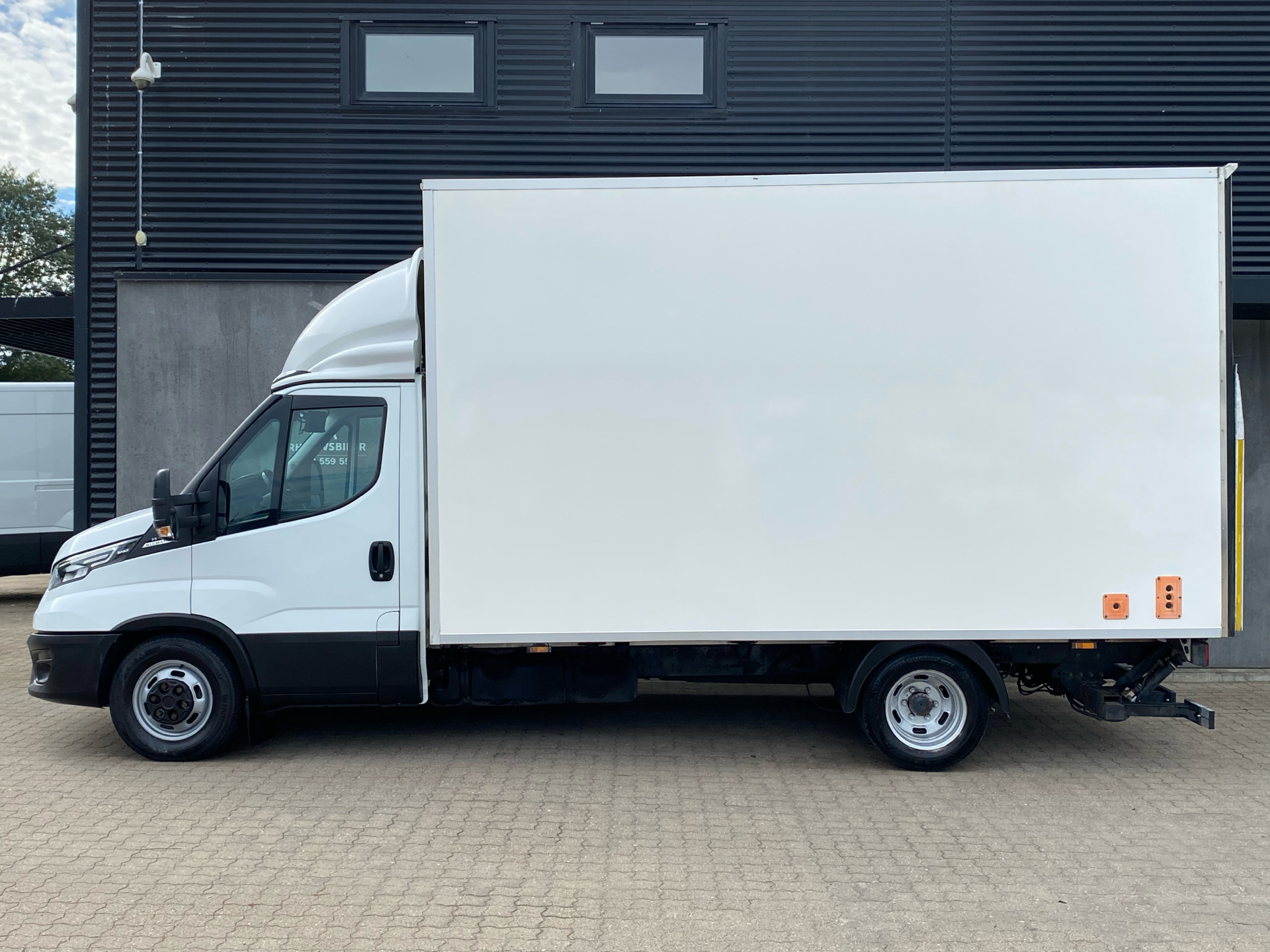Billede af Iveco Daily 35C18 4100mm 3,0 D 180HK Ladv./Chas. 8g Aut.