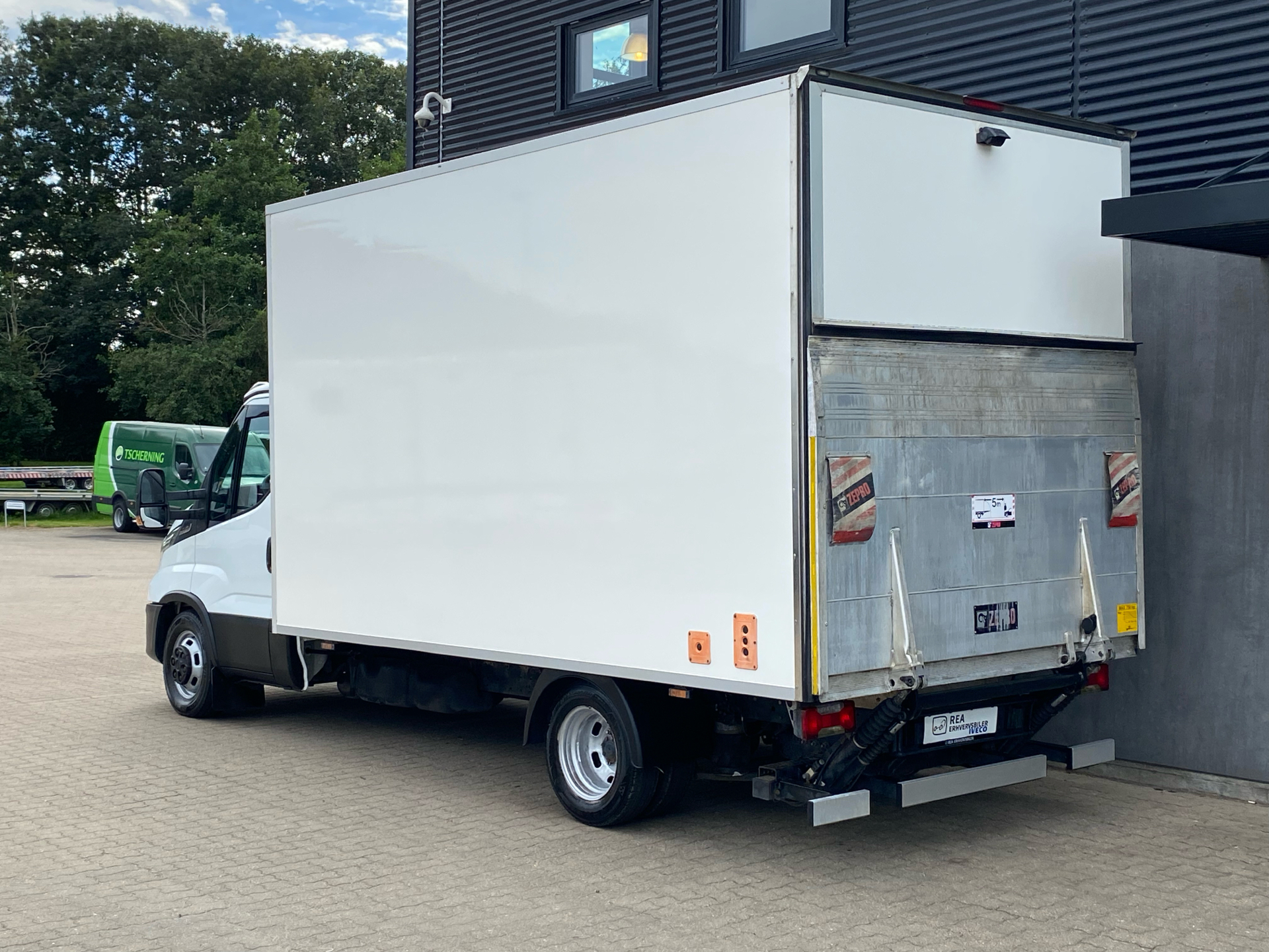 Billede af Iveco Daily 35C18 4100mm 3,0 D 180HK Ladv./Chas. 8g Aut.