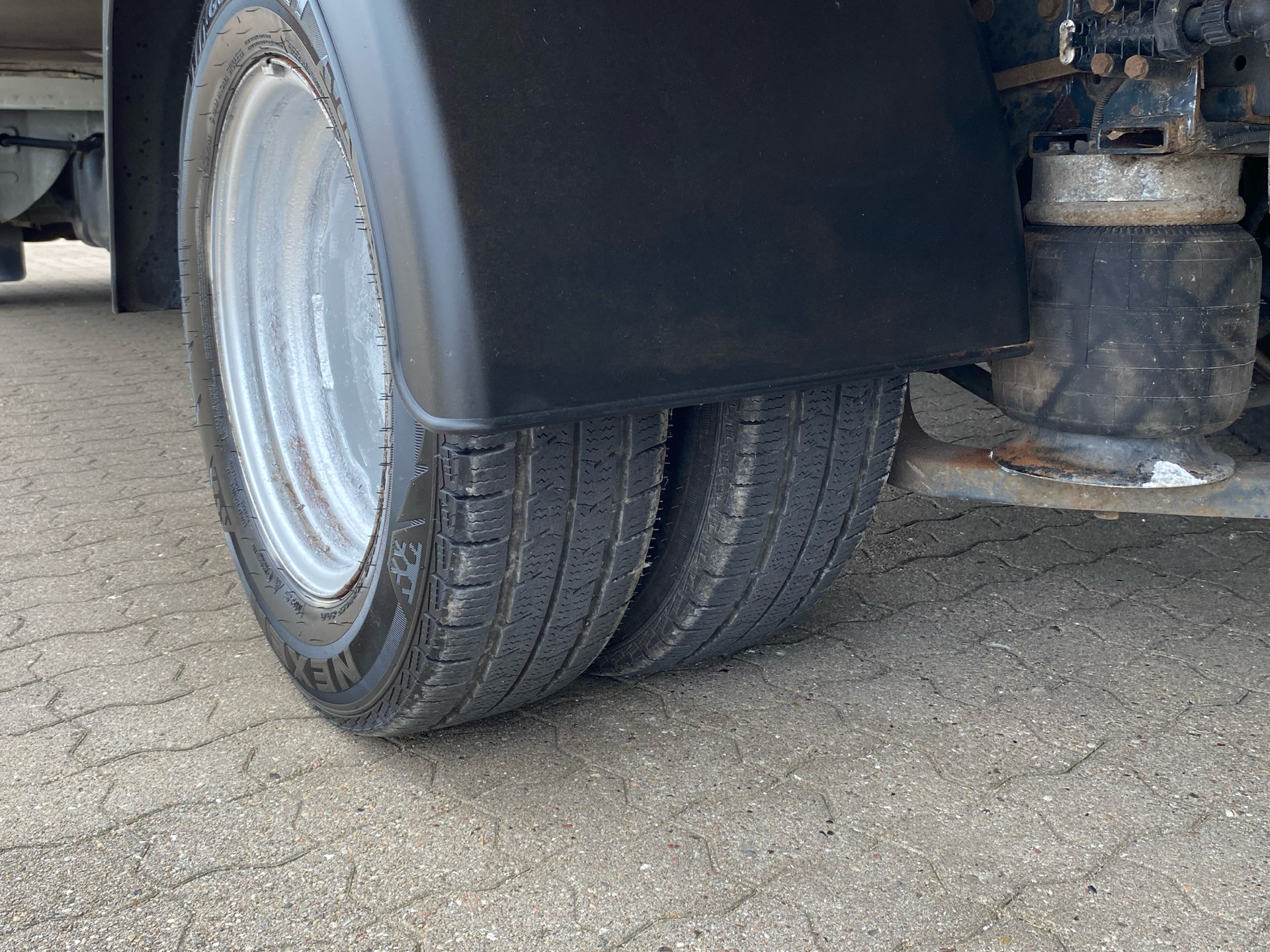 Billede af Iveco Daily 35C18 4100mm 3,0 D 180HK Ladv./Chas. 8g Aut.