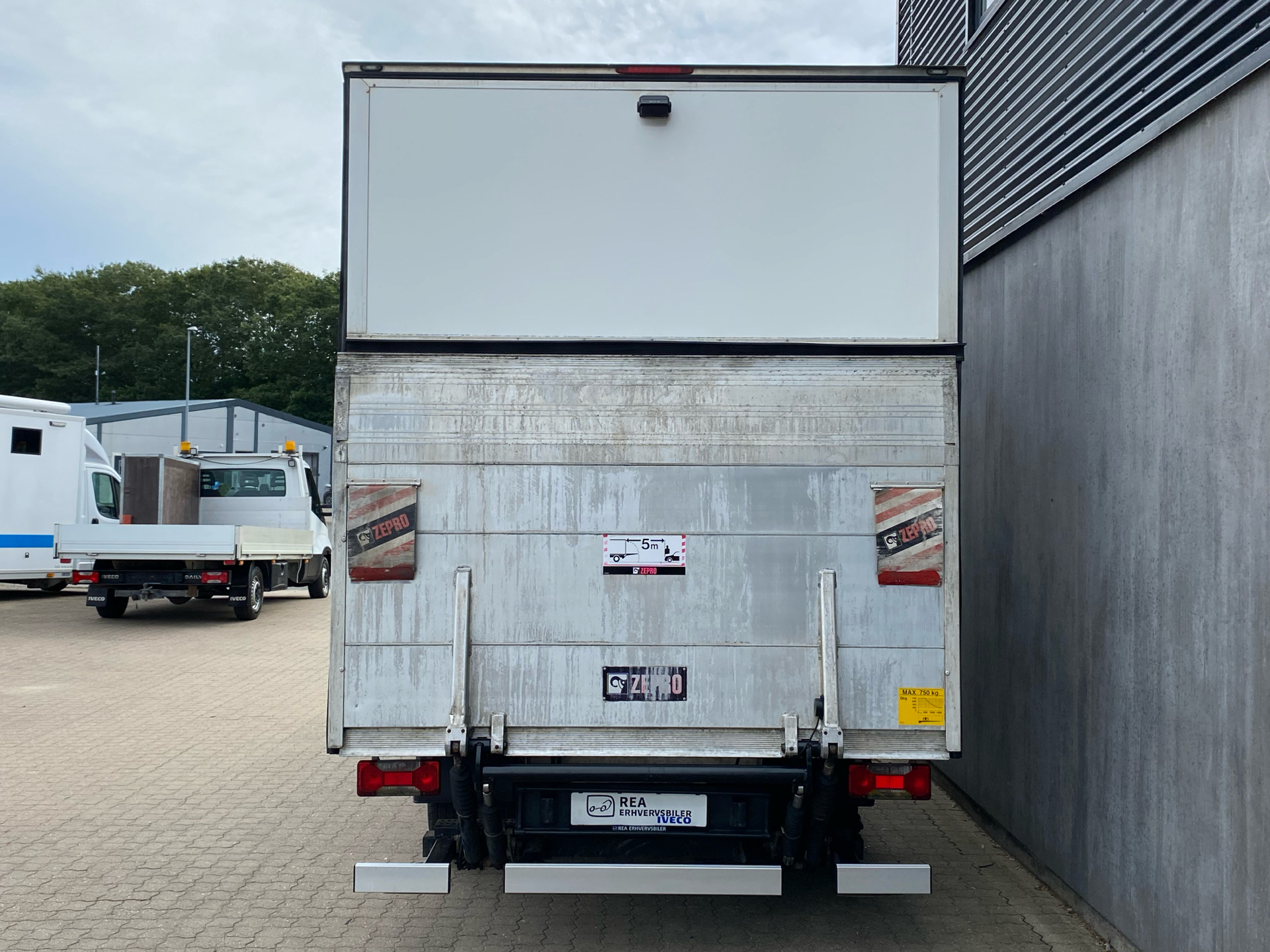 Billede af Iveco Daily 35C18 4100mm 3,0 D 180HK Ladv./Chas. 8g Aut.