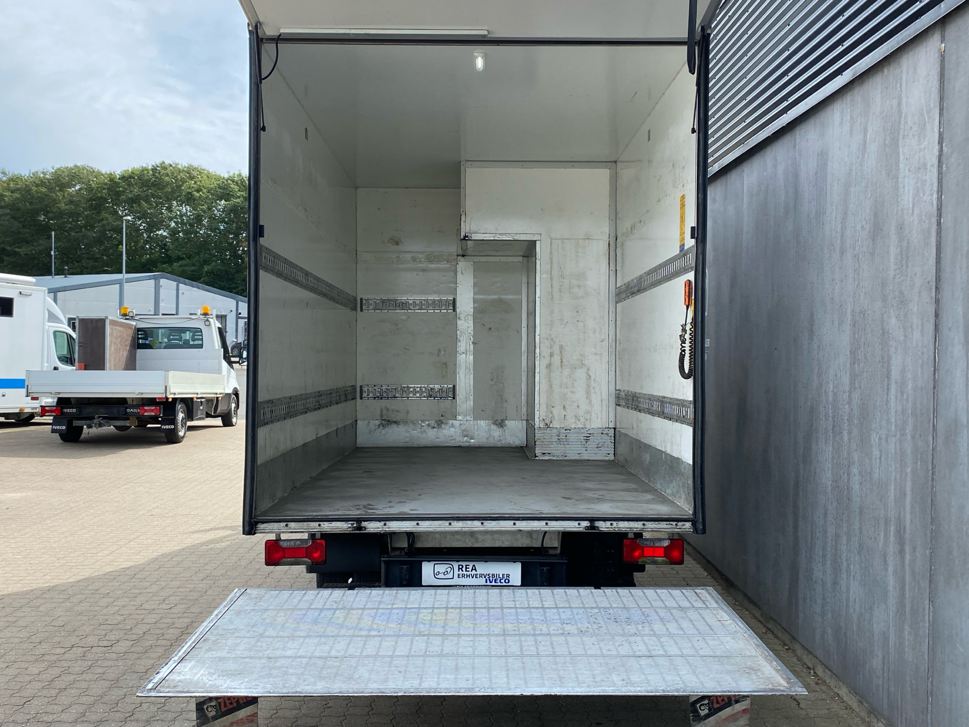 Billede af Iveco Daily 35C18 4100mm 3,0 D 180HK Ladv./Chas. 8g Aut.