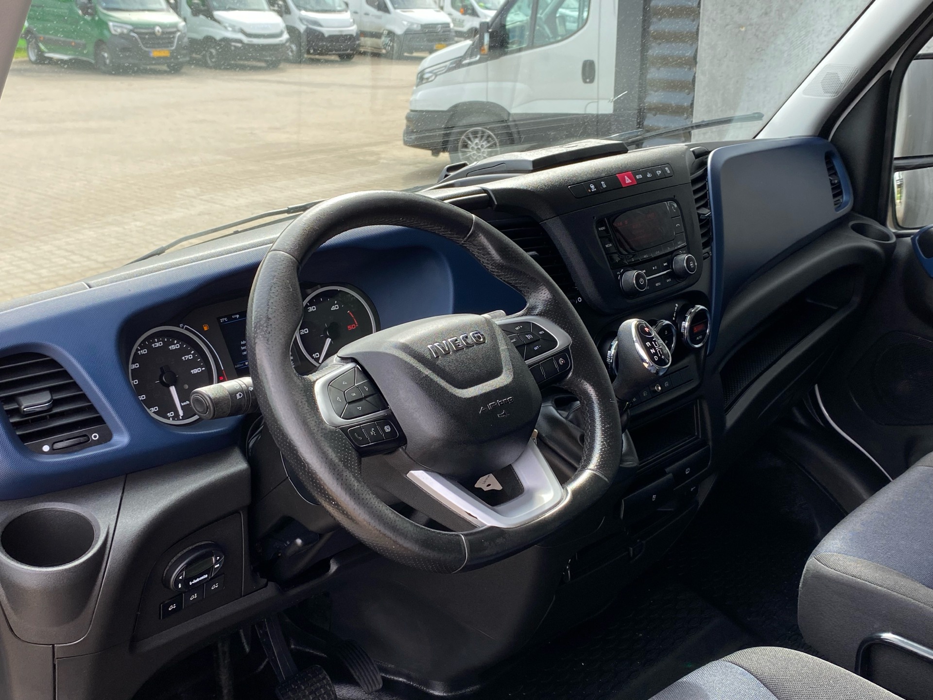 Billede af Iveco Daily 35C18 4100mm 3,0 D 180HK Ladv./Chas. 8g Aut.