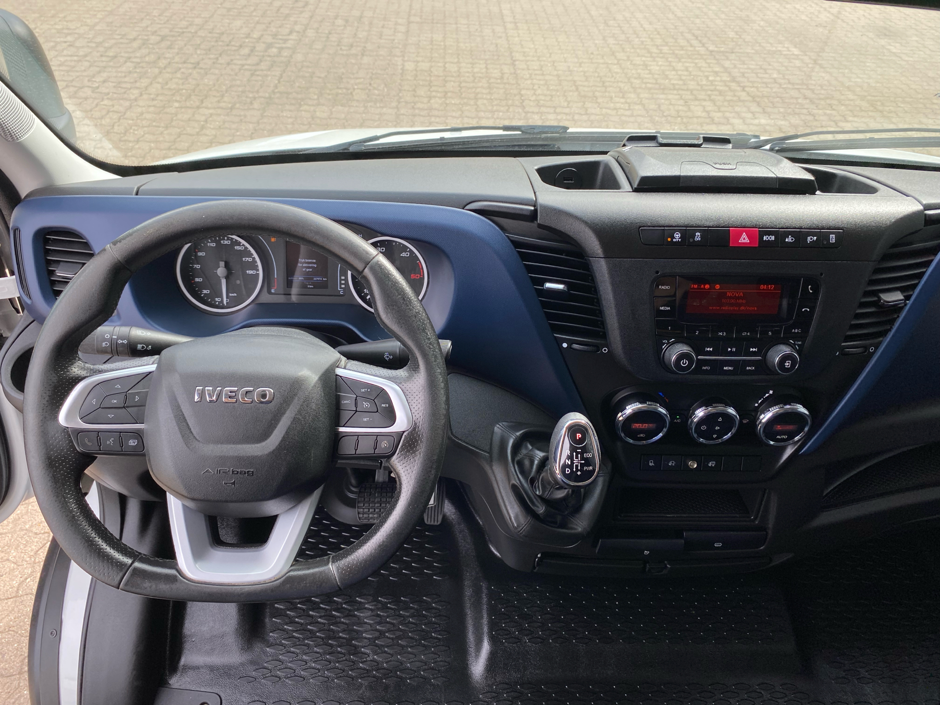 Billede af Iveco Daily 35C18 4100mm 3,0 D 180HK Ladv./Chas. 8g Aut.
