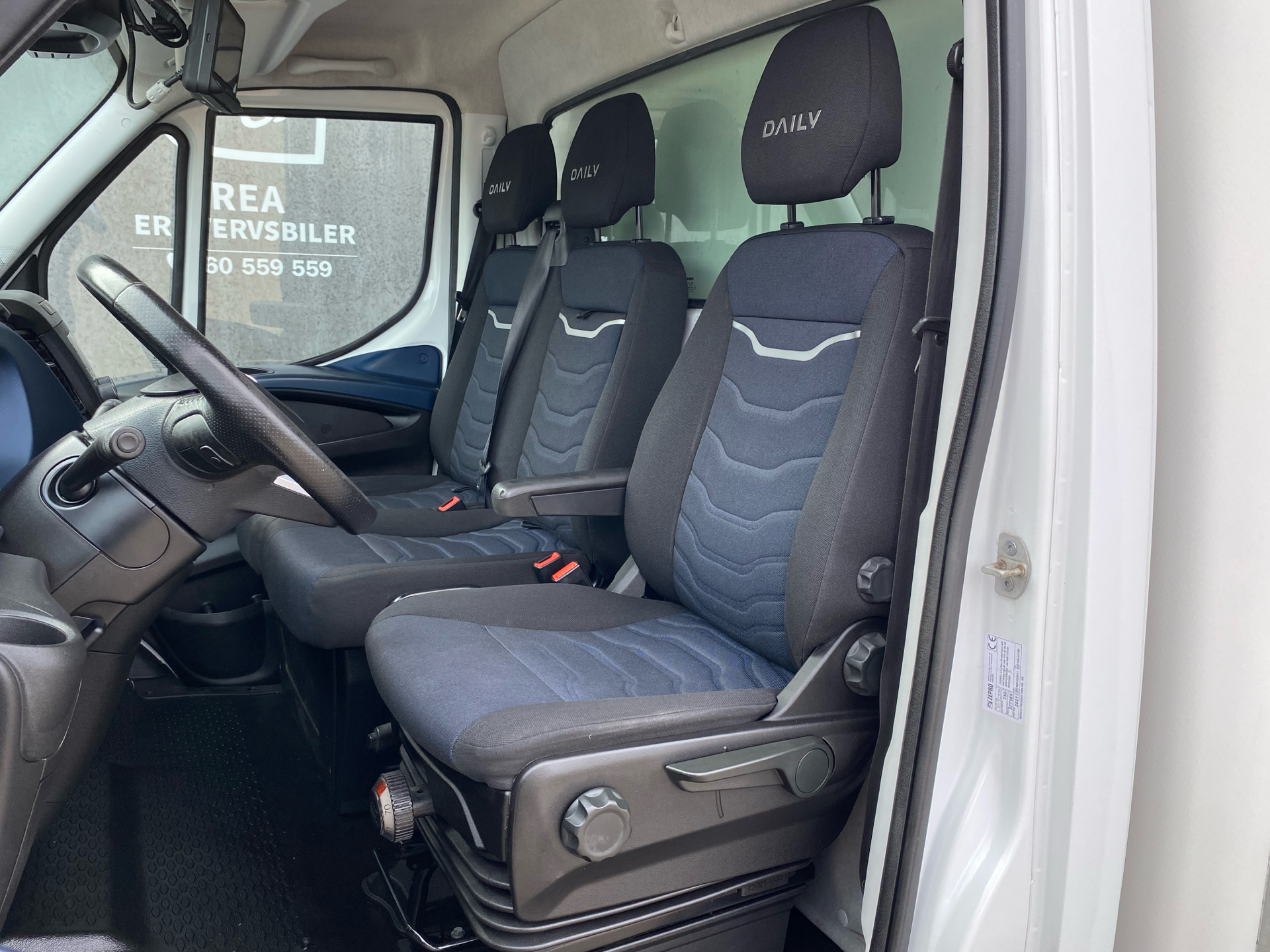 Billede af Iveco Daily 35C18 4100mm 3,0 D 180HK Ladv./Chas. 8g Aut.