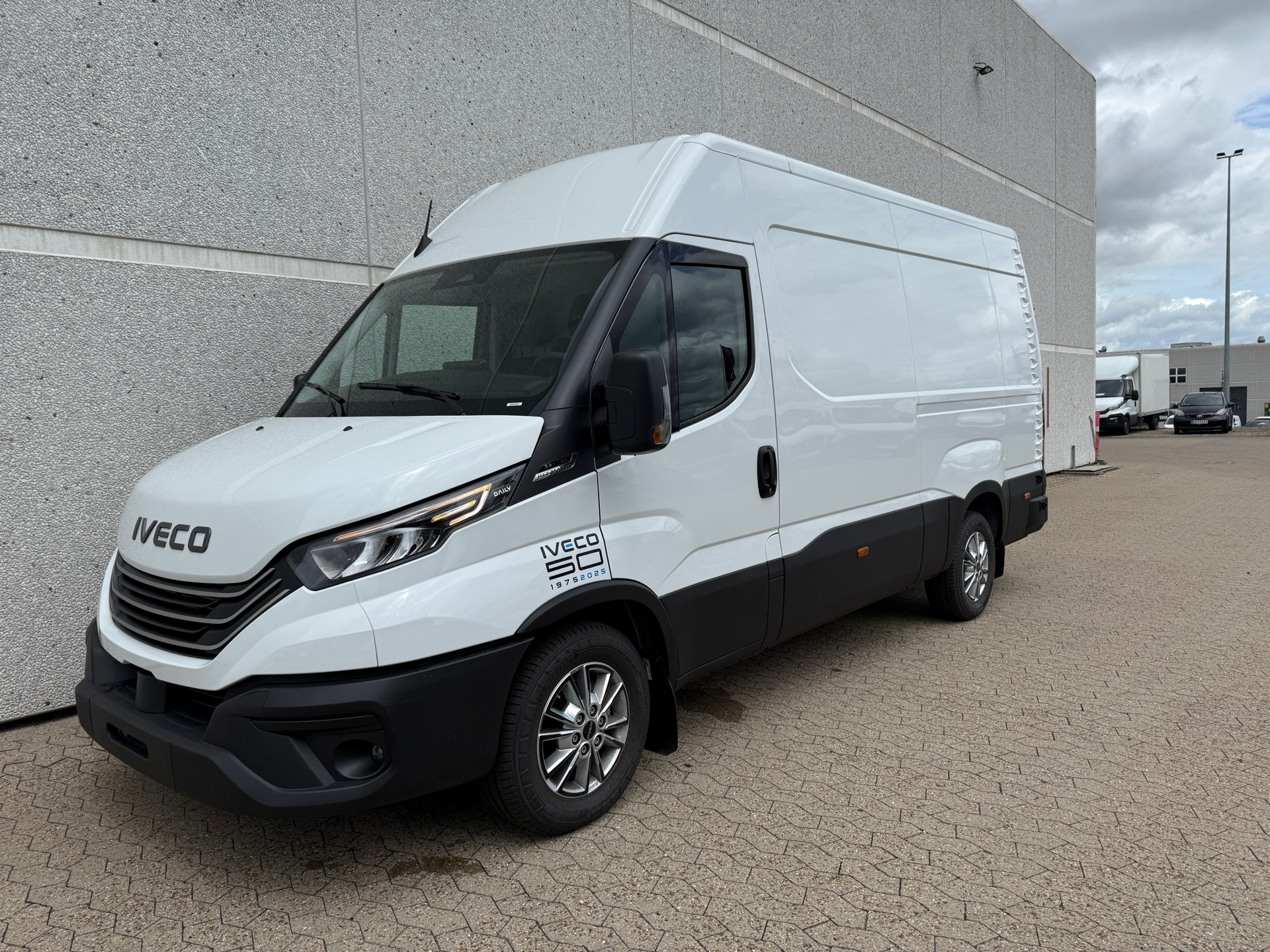 Billede af Iveco Daily 35S18 12m3 3,0 D 180HK Van 8g Aut.