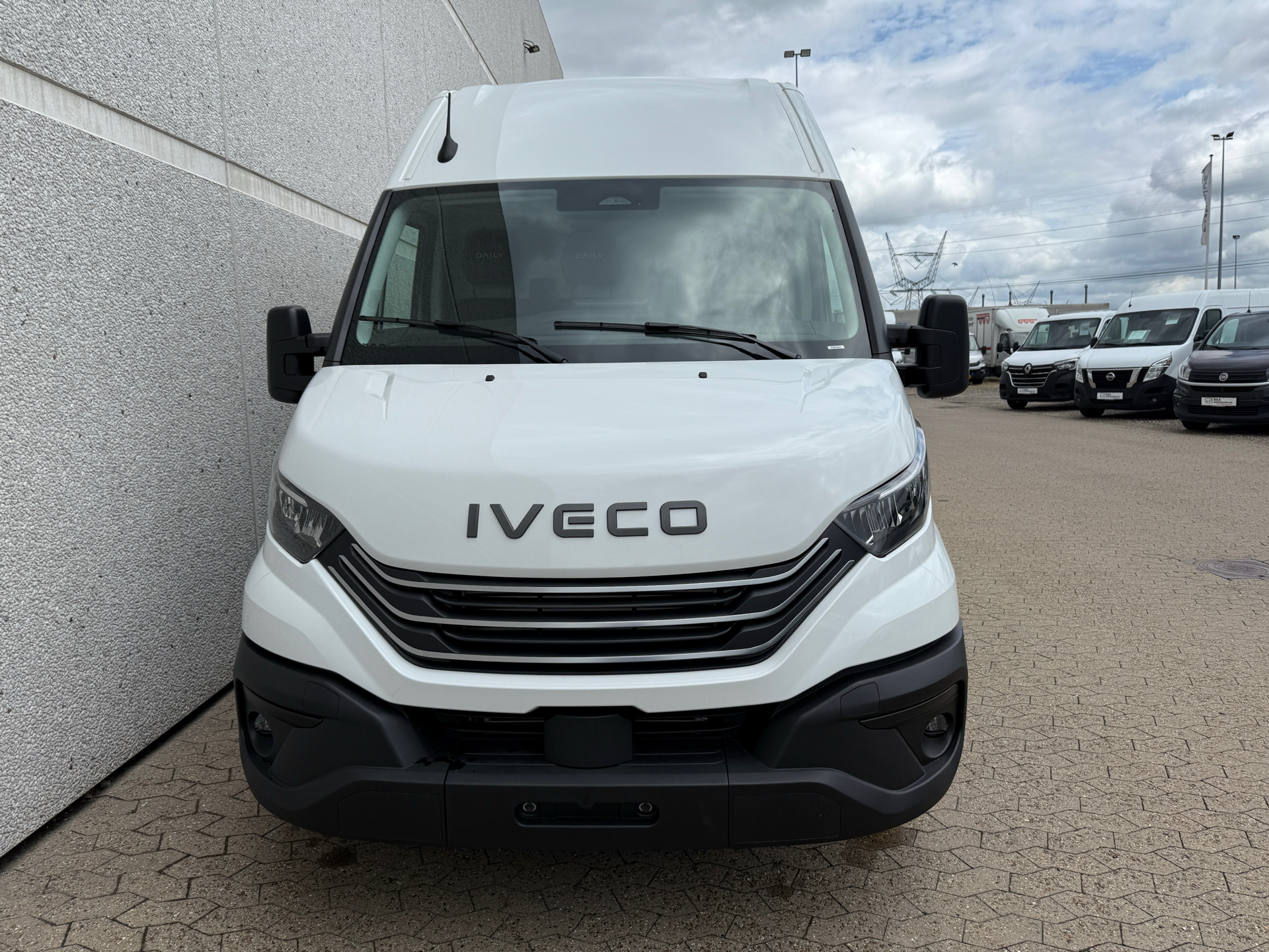 Billede af Iveco Daily 35S18 12m3 3,0 D 180HK Van 8g Aut.