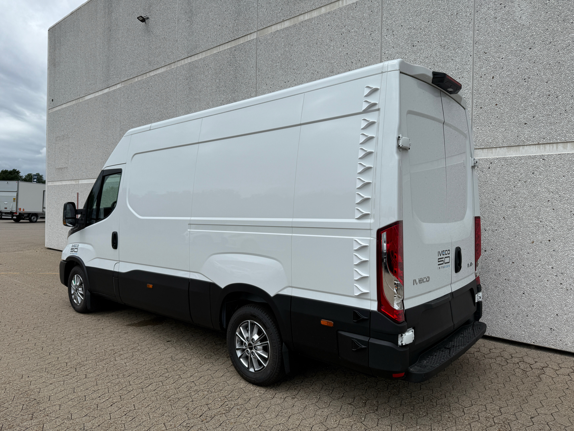 Billede af Iveco Daily 35S18 12m3 3,0 D 180HK Van 8g Aut.
